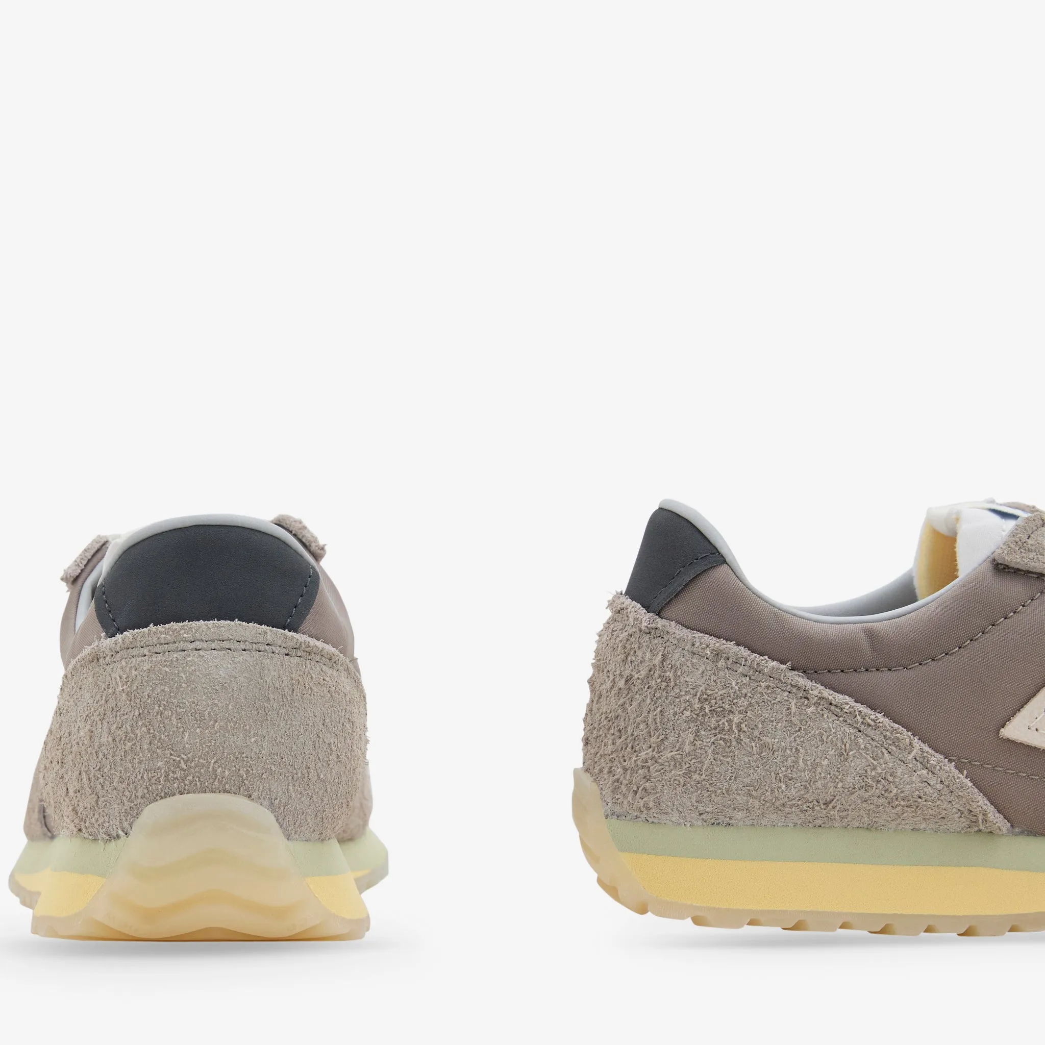 Weightless Feel 471 Grey Days Arid Stone | Raincloud | Morel