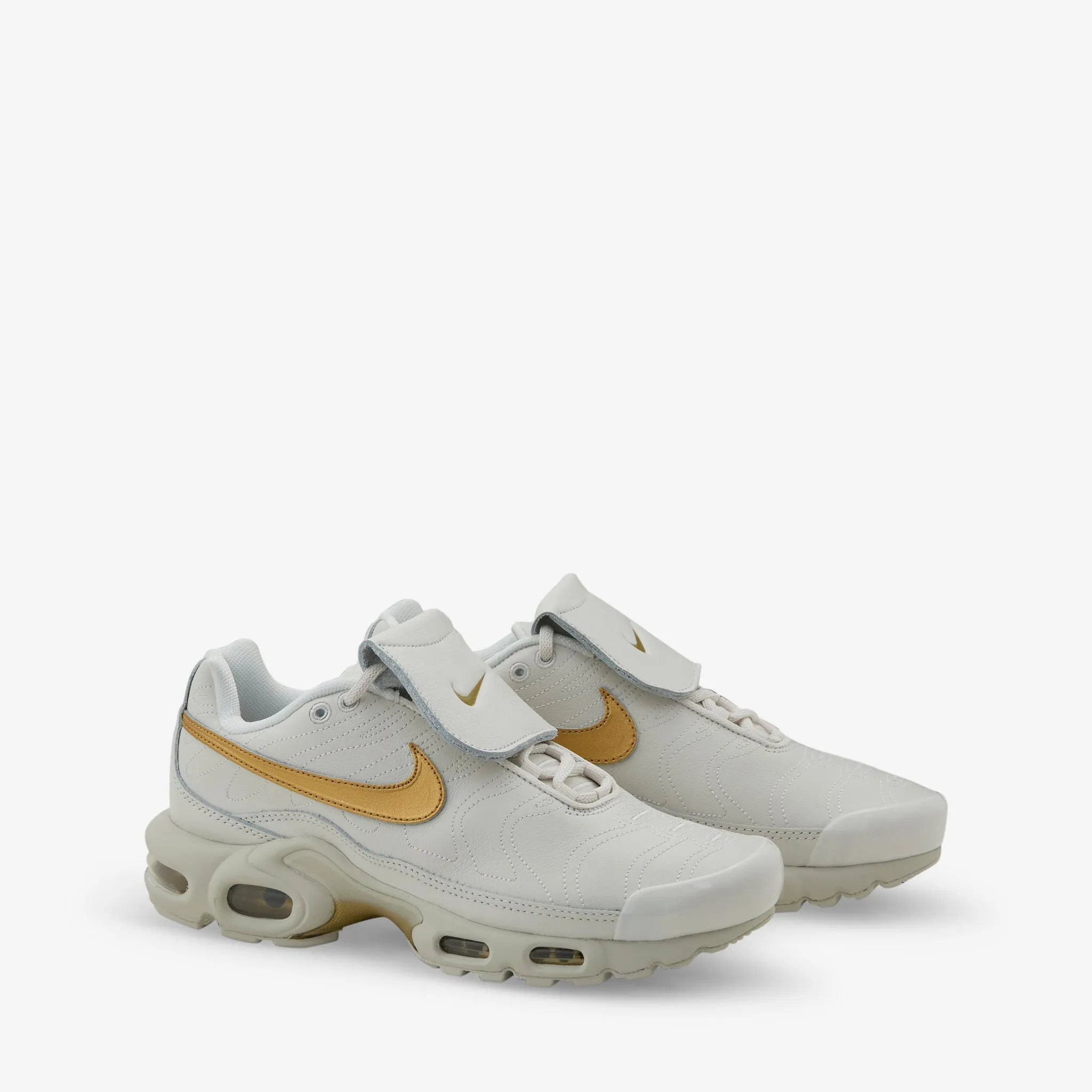 Reinforced toe Soft White Air Max Plus TNPO Phantom | Metallic Gold