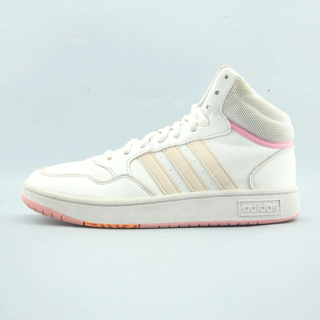 Layered sole Cushioned Midsole Design ADIDAS HOOPS MID 3.0
