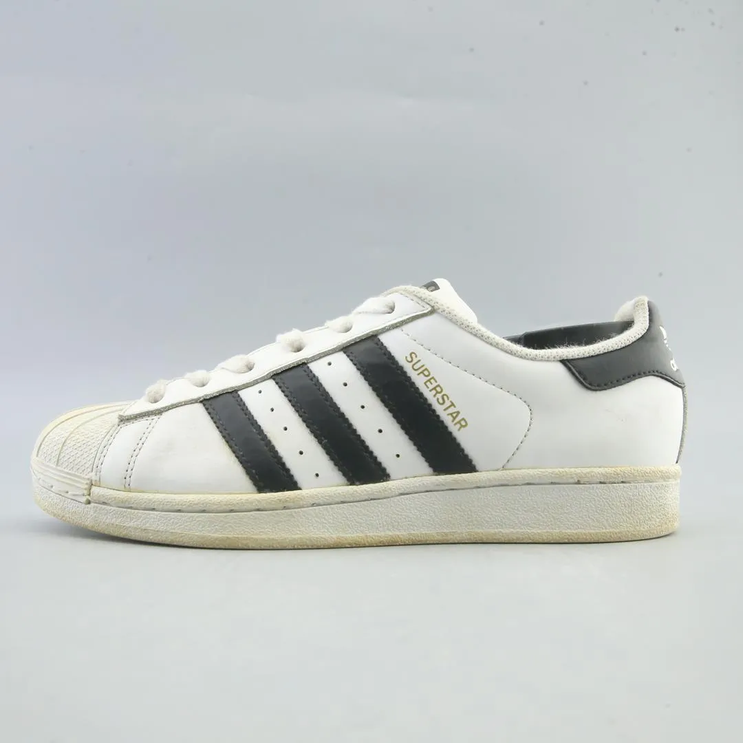 Sleek Fit Fashionable ADIDAS SUPERSTAR