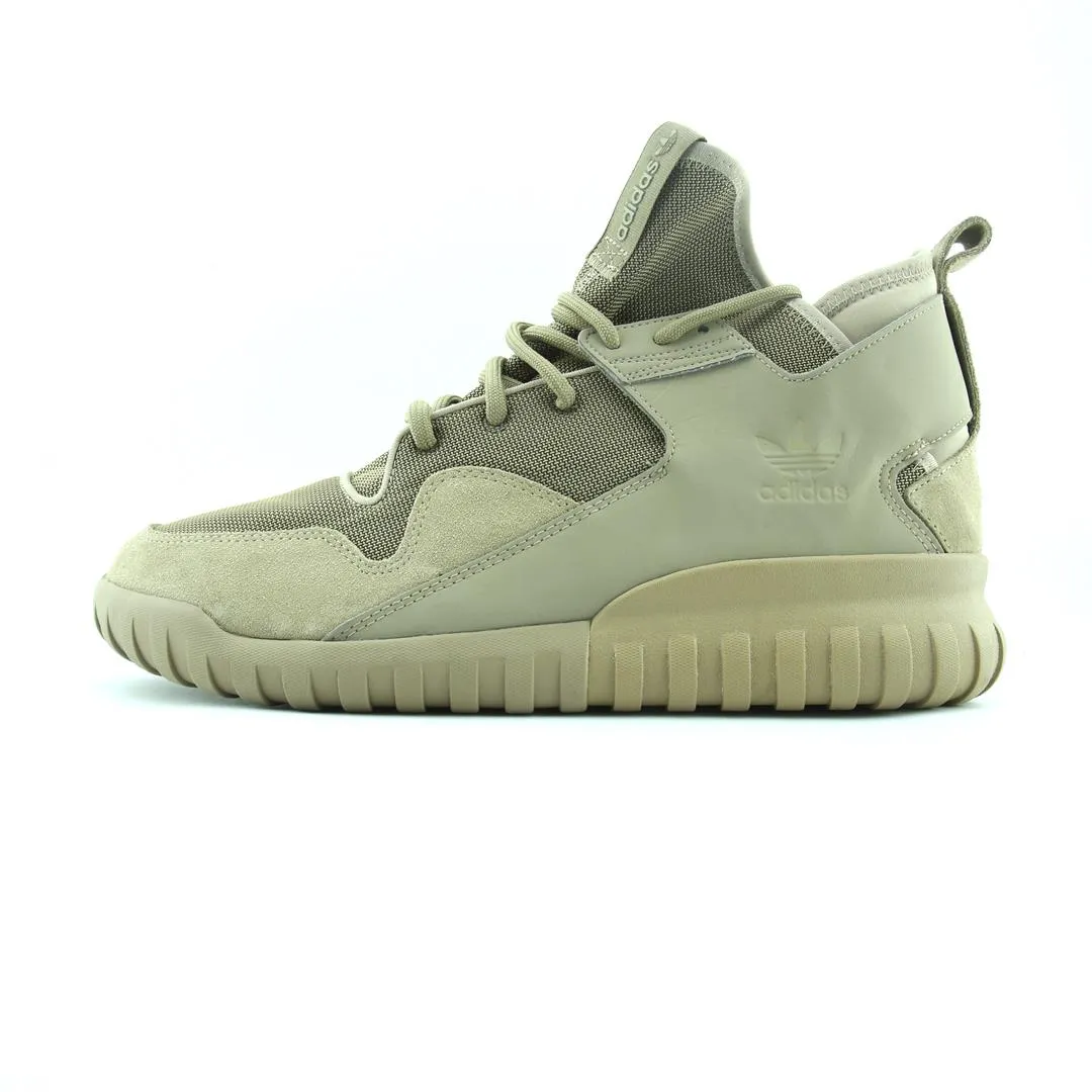 Jump High Sneaker Display ADIDAS TUBULAR X KNIT