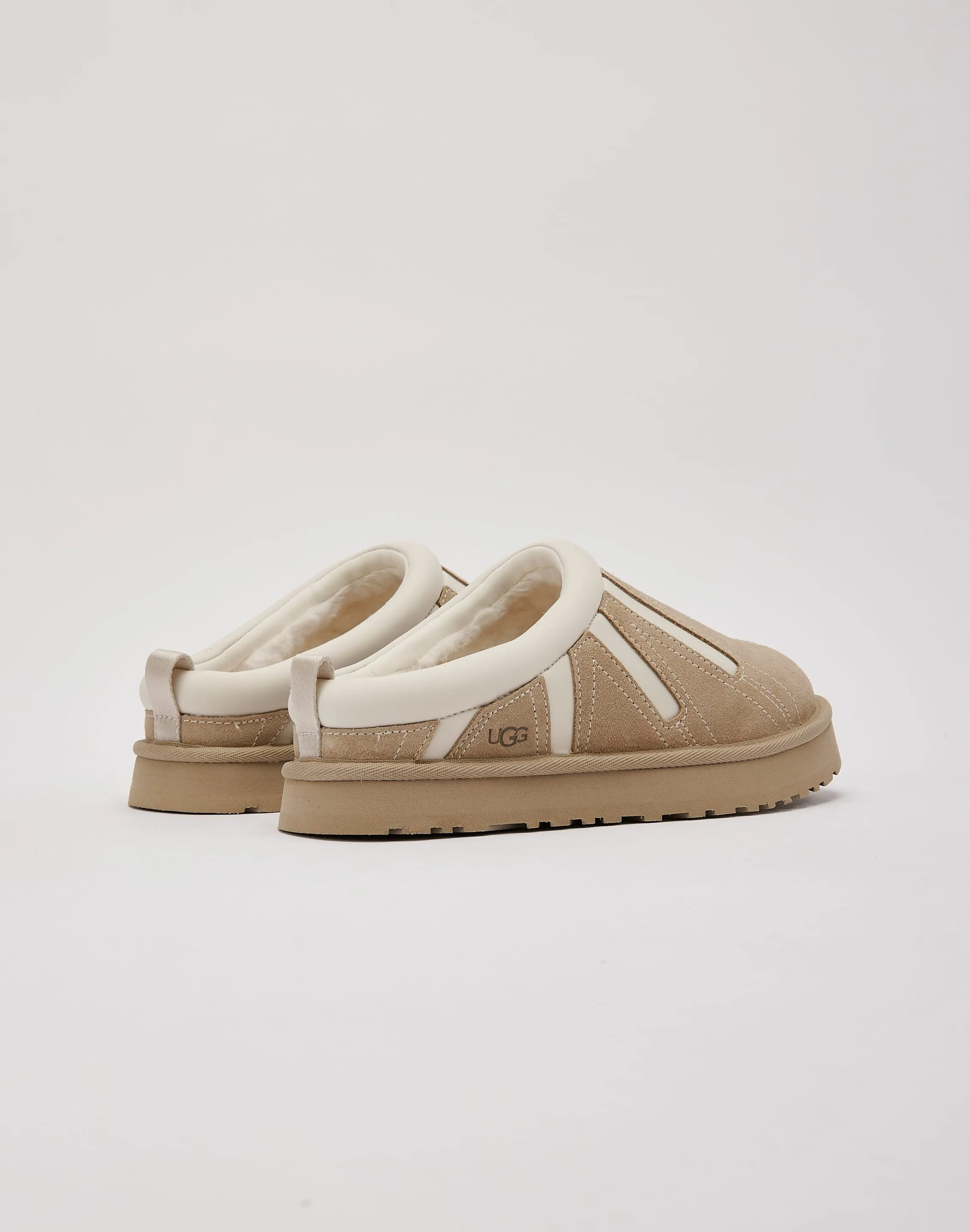 Travel-ready Footwear Comfortable Flip-flops for Men UGG Tazz Sunwave Grade-School
