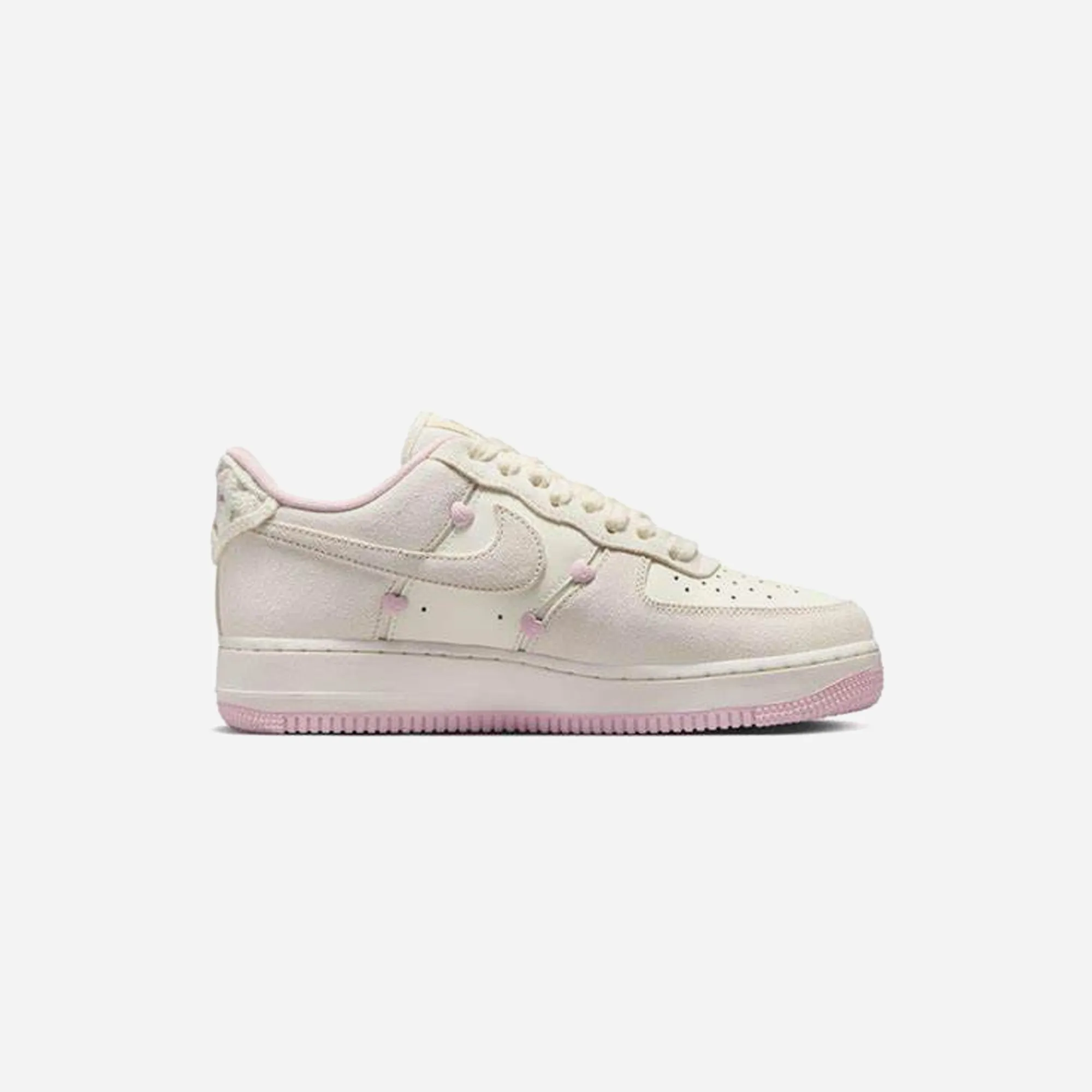 Air Force 1 Low 'Valentine's Day 2025' (WMNS) Pressure Relief Grooves Stylish Comfort