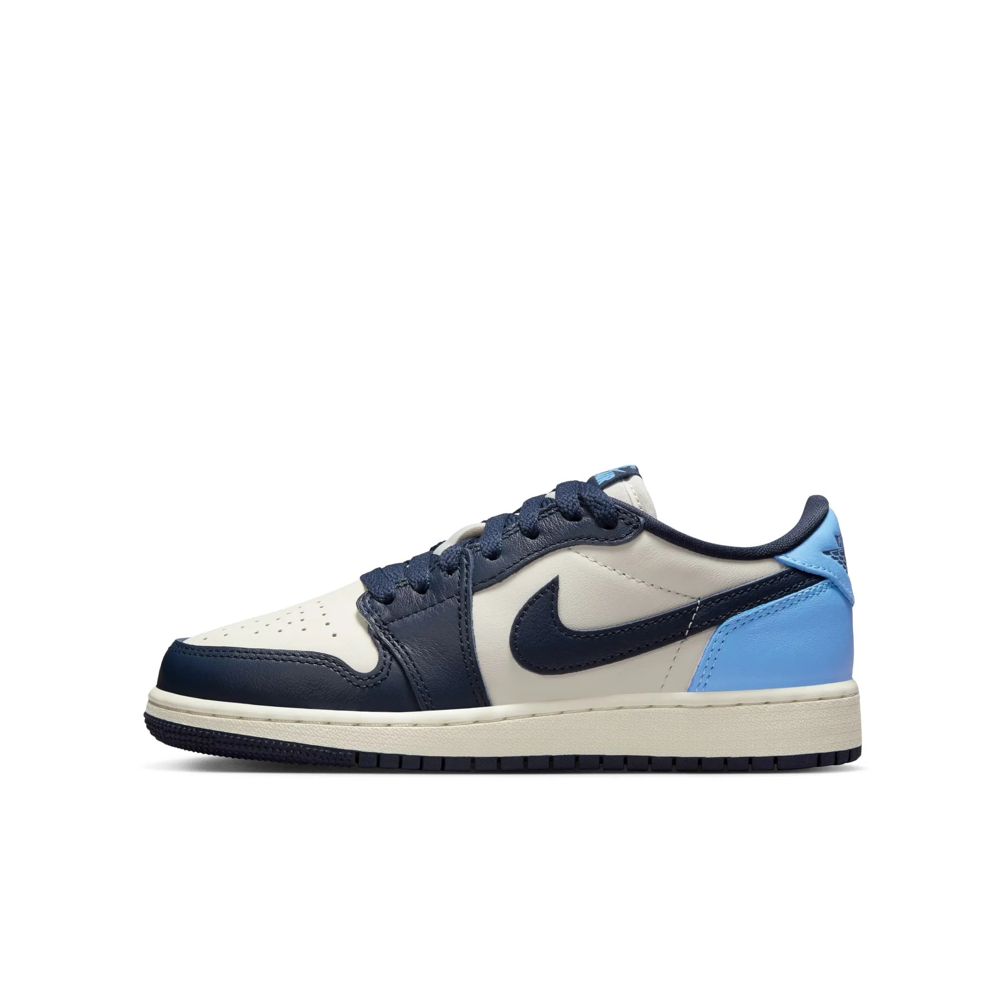 Air Jordan 1 Retro Low OG (GS) Fit Pose Ready