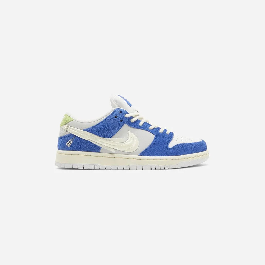 Nike x Fly Streetwear SB Dunk Low Gardenia Hexagonal Tread Pattern