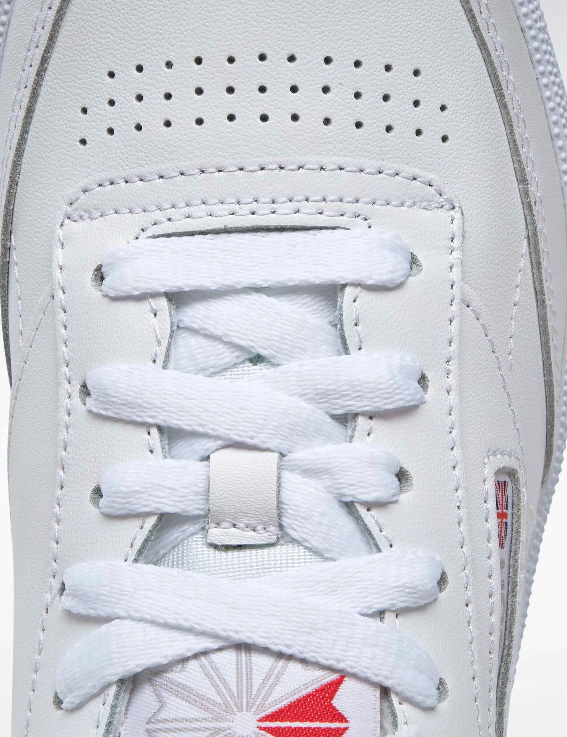 Style - updated Club C 85 Shoes - White/Light Grey/Gum