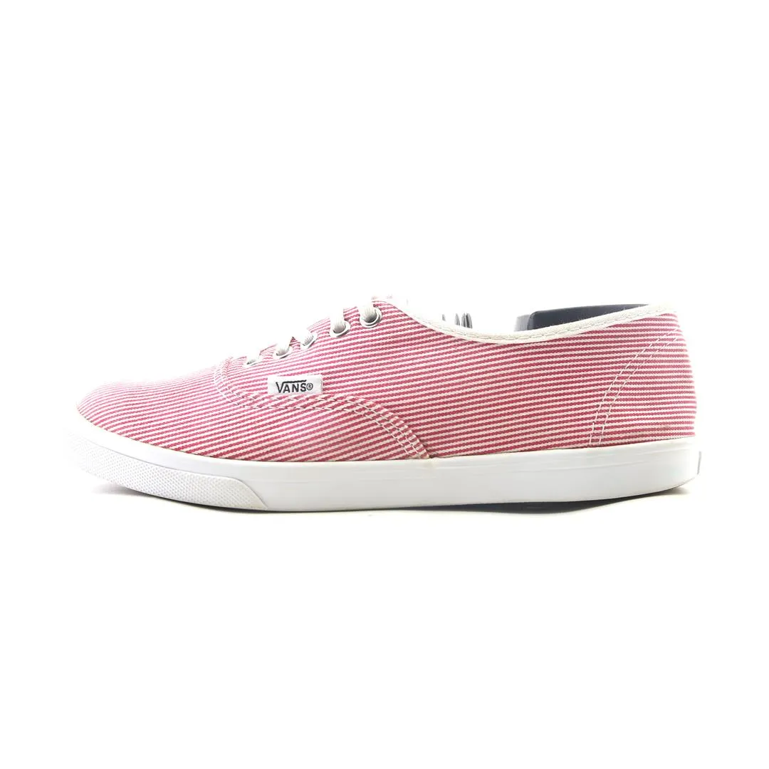 Walk Around VANS AUTHENTIC