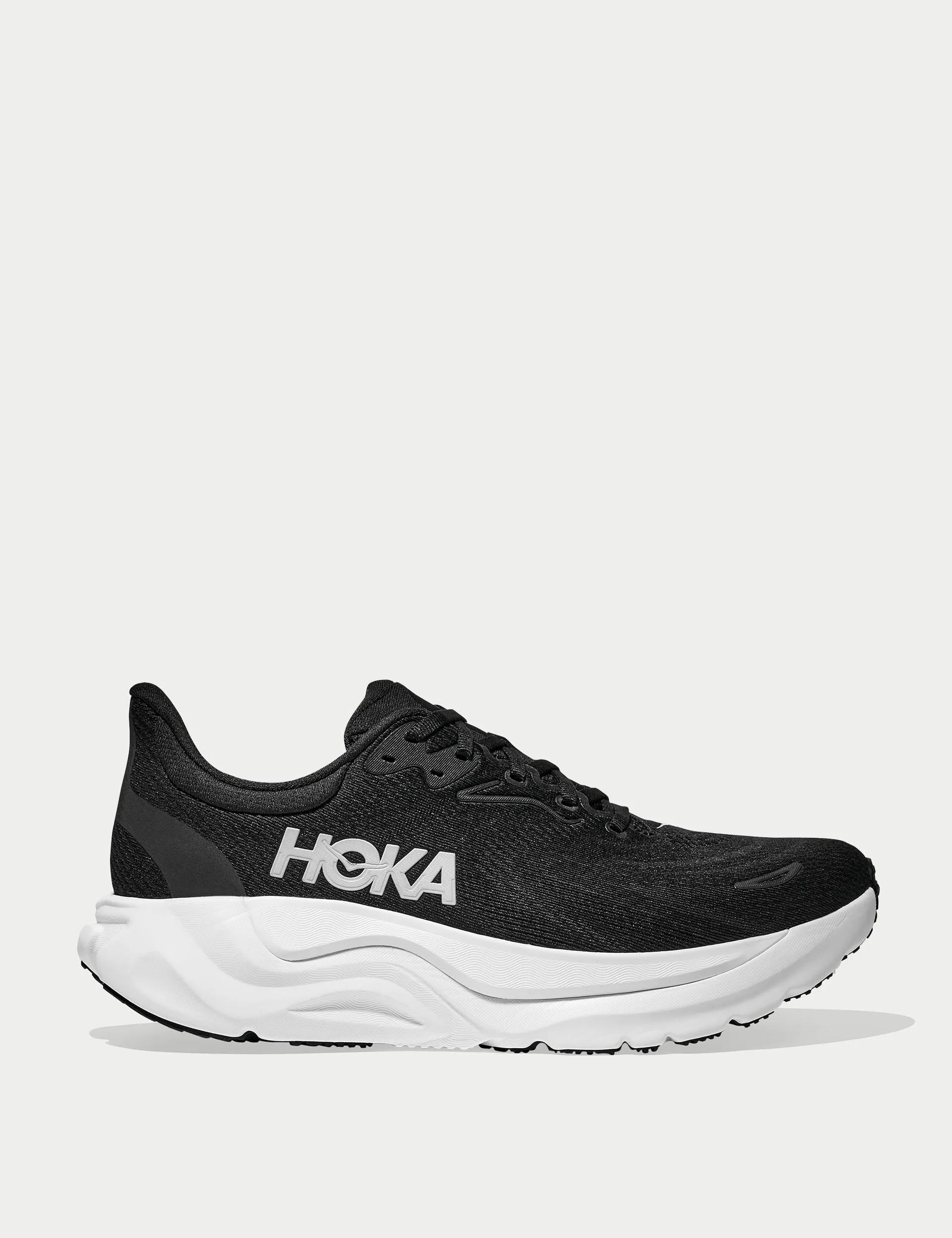 maximalist - running - shoes Arahi 8 - Black/White