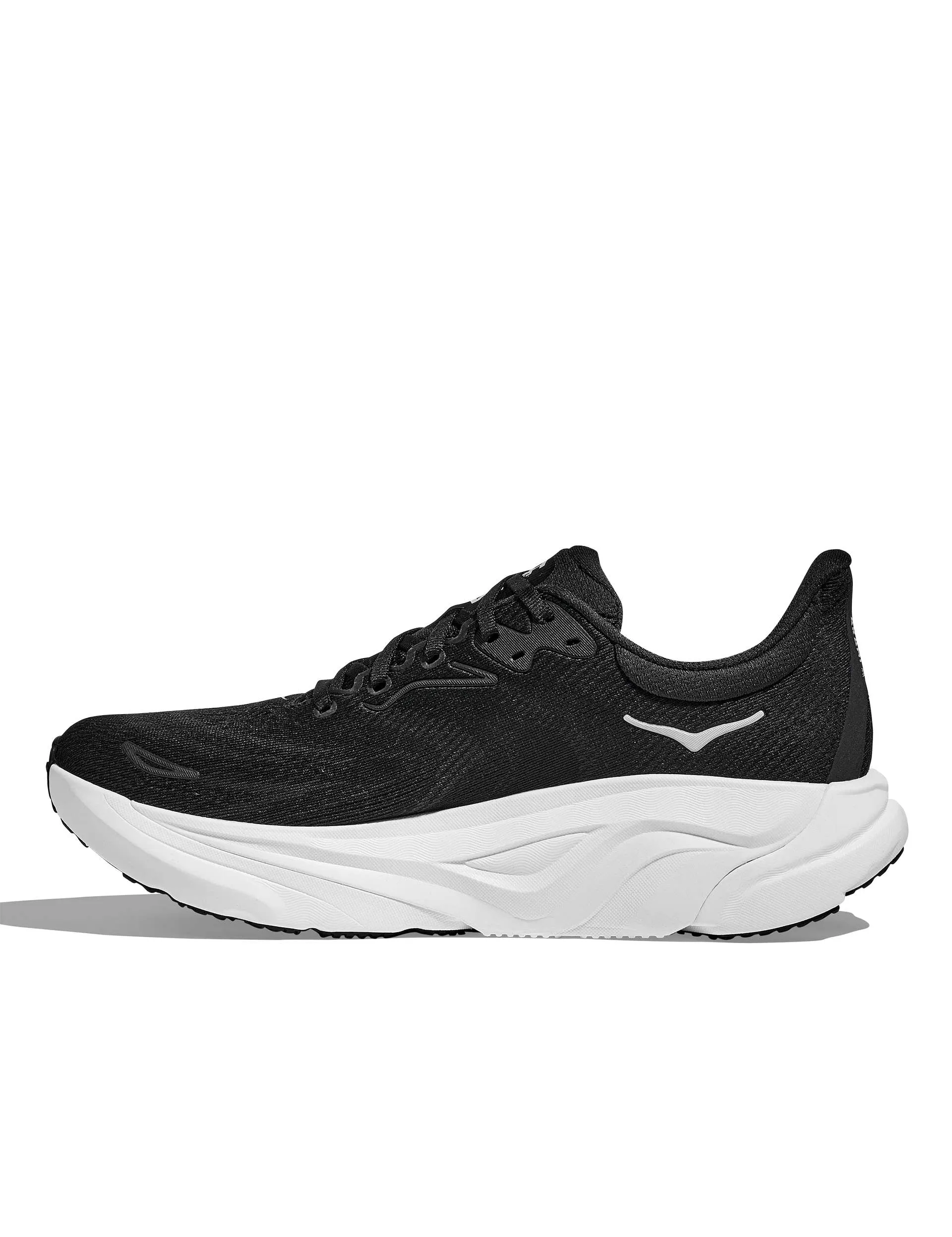 Arahi 8 Wide - Black/White running - community
