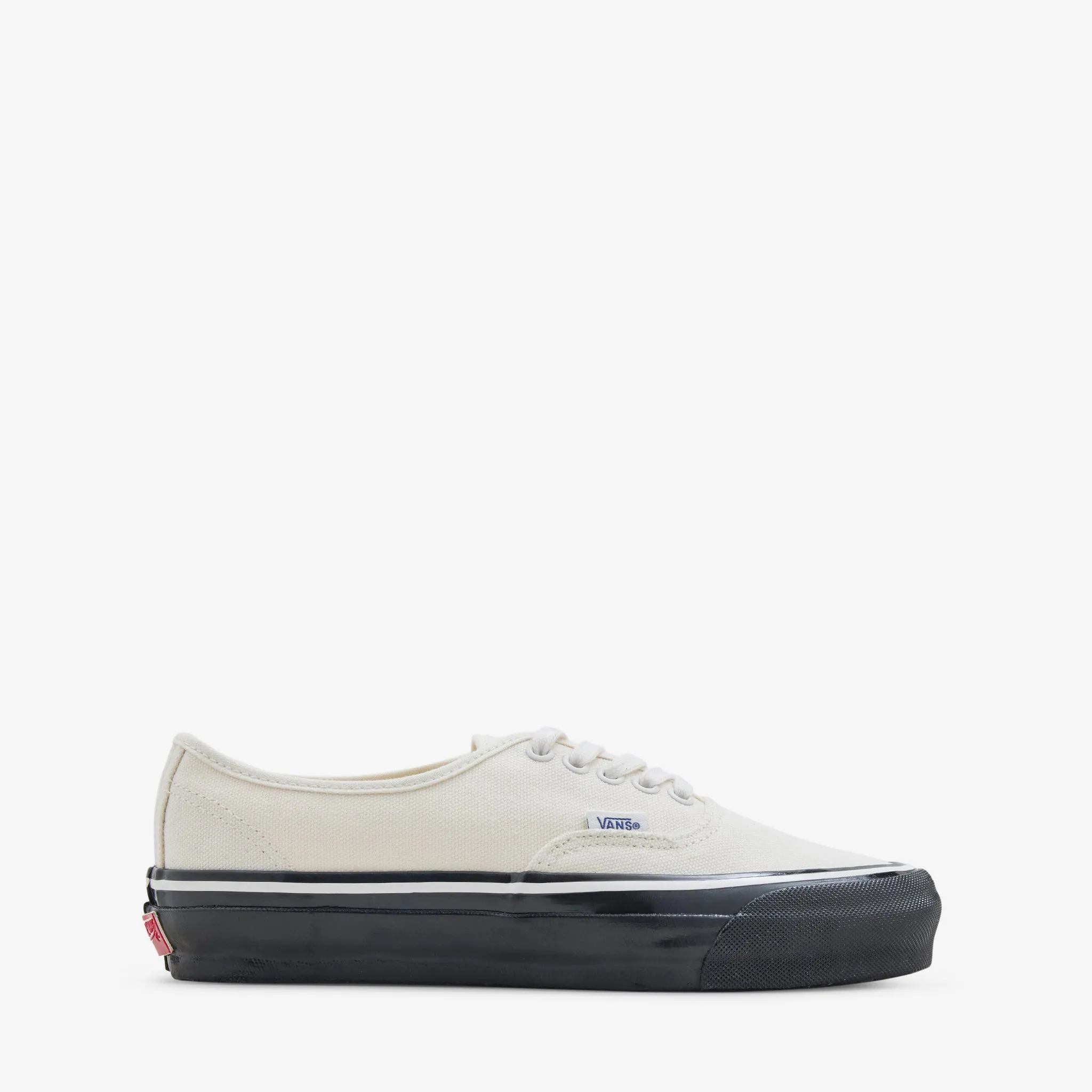 Authentic 44 Duck Canvas White | Black Balanced Motion