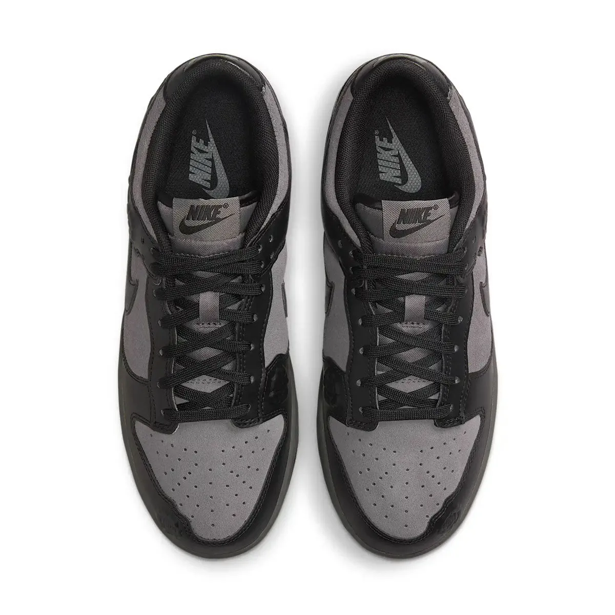 Wmns Dunk Low 'Black Roses' Mid Top Comfort Stand