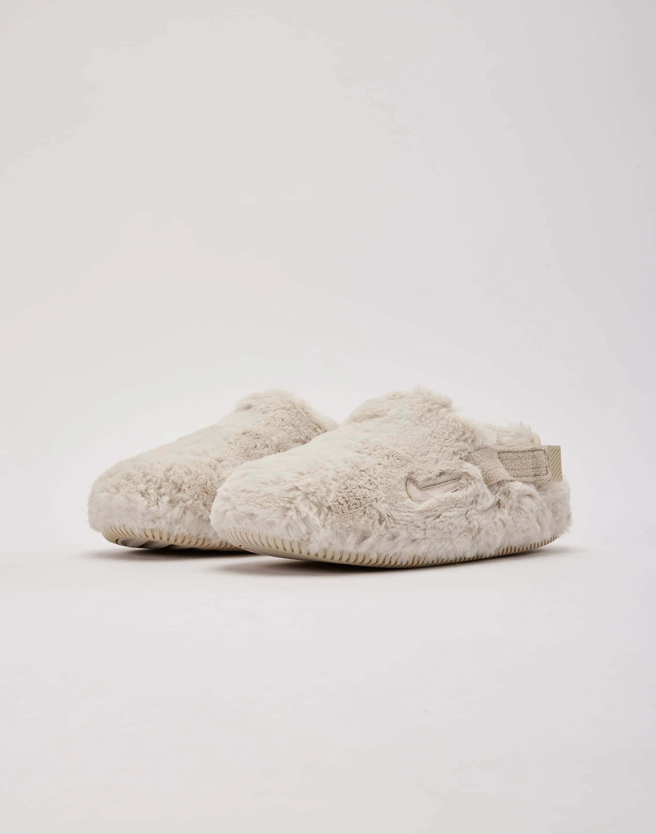 Luxe Touch Nike Calm Mule SE
