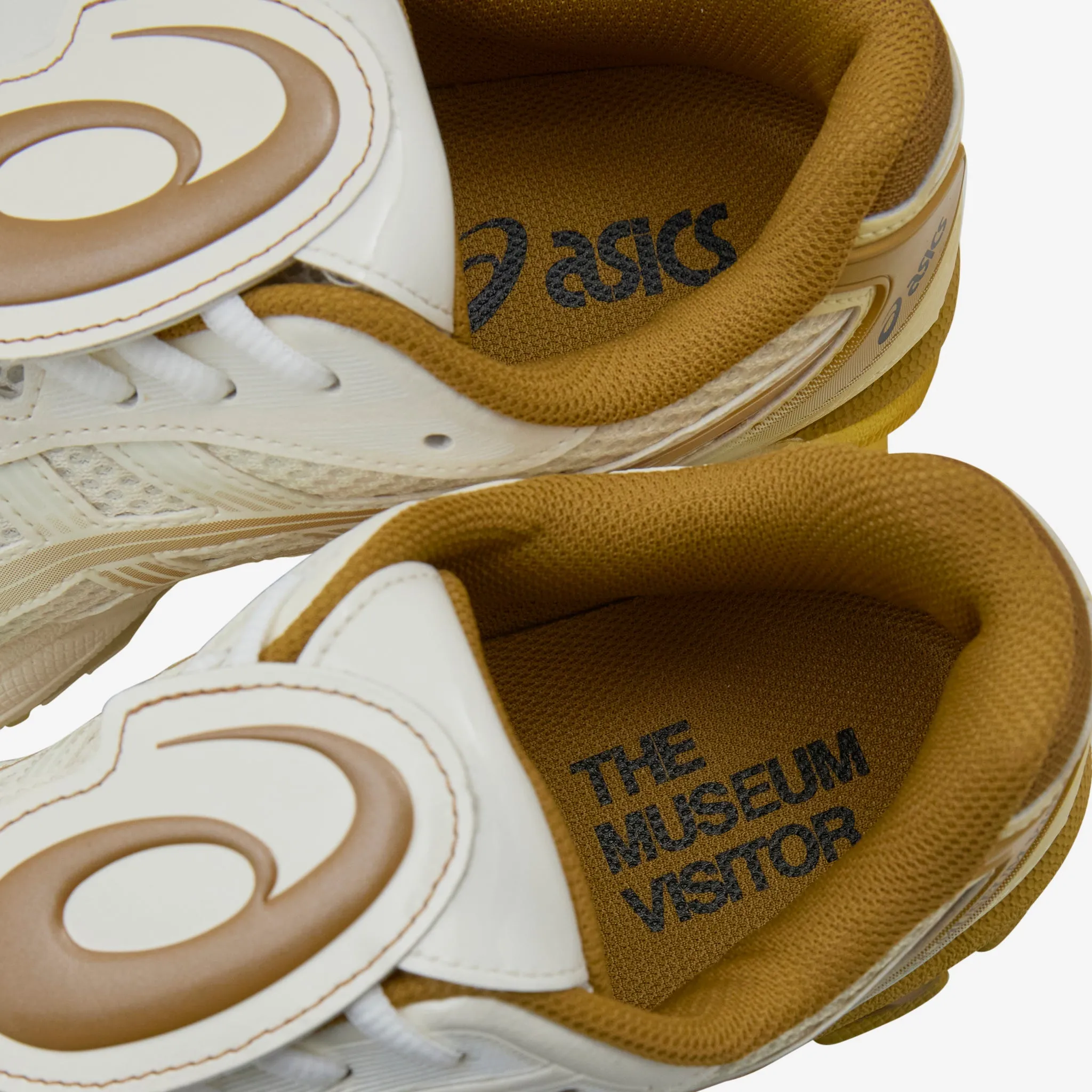 The Museum Visitor x Gel-Kayano 14 Cream | Mineral Brown Versatile Footwear Fall look