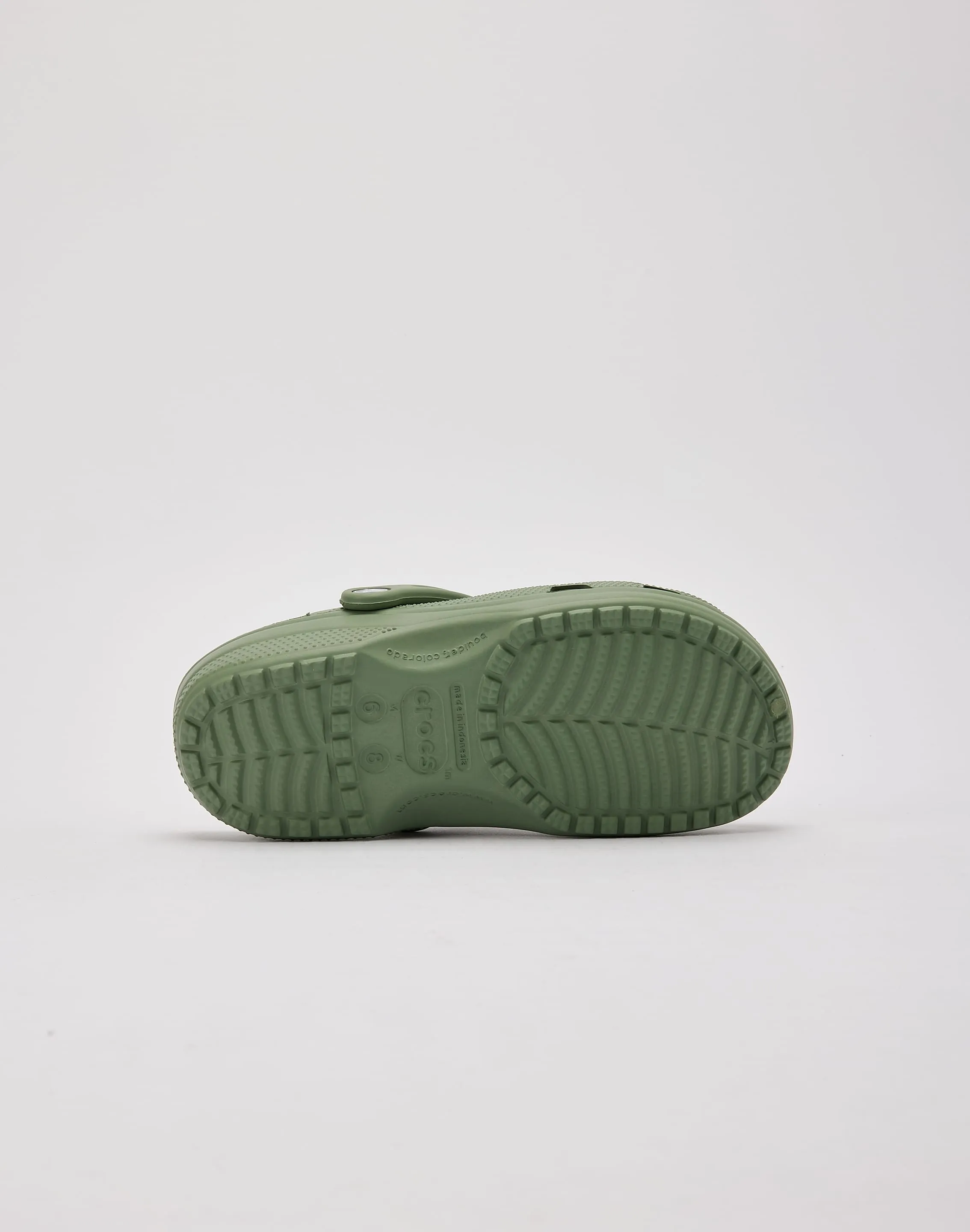 Structured silhouette Durable ease Crocs Classic Clog
