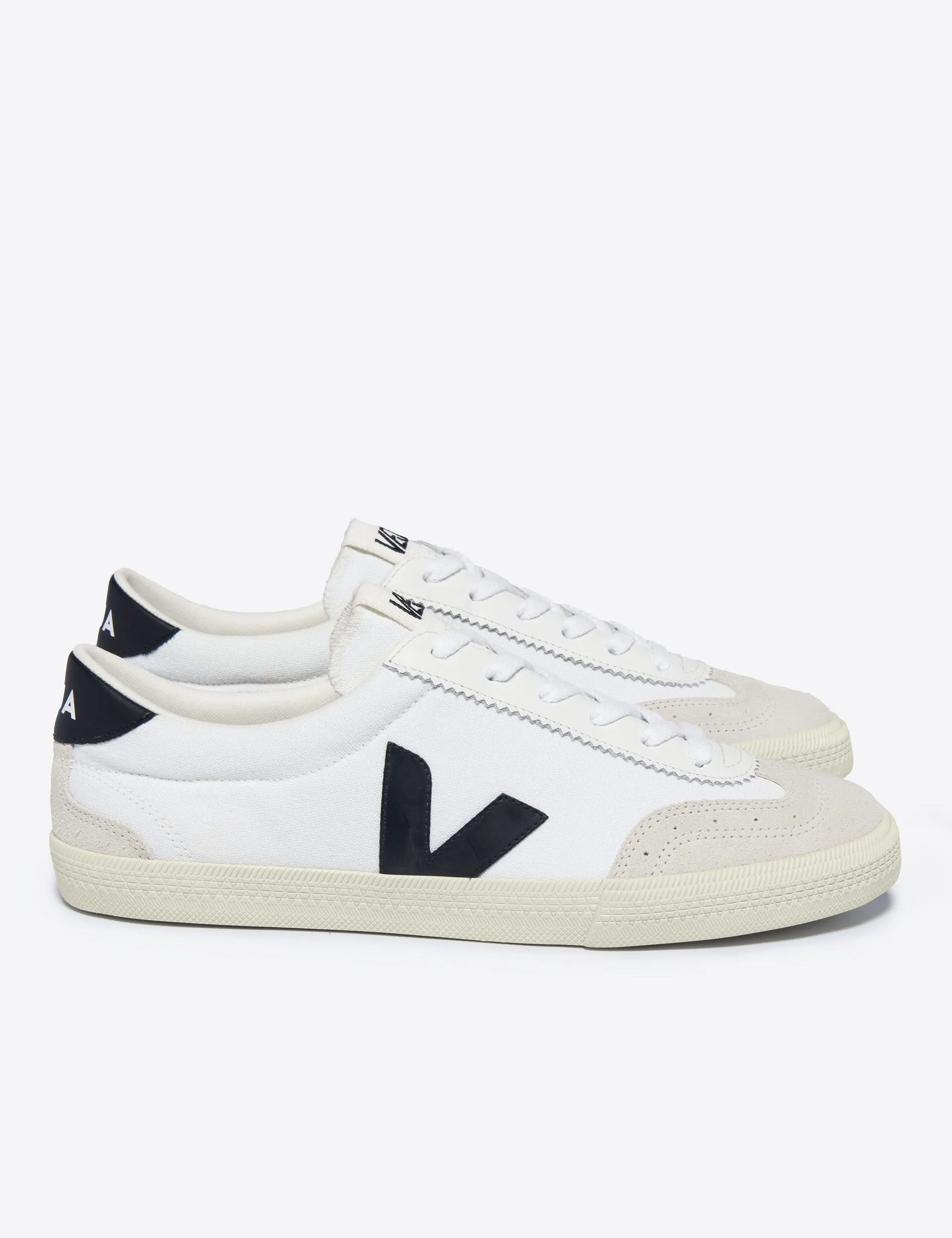Volley Canvas - White Black Foam Pod Cushioning