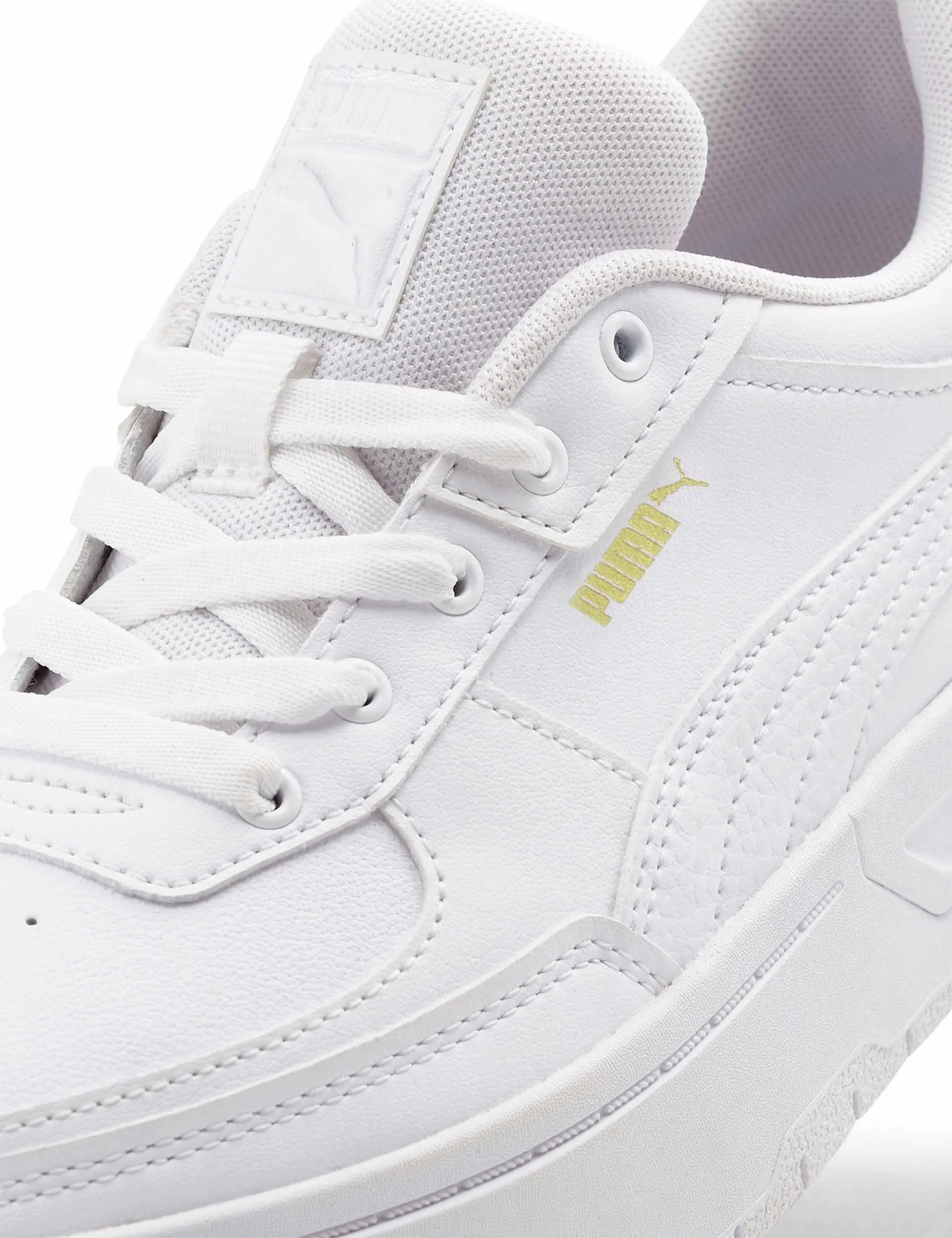 Lace System All-day style Cali Dream Leather Sneakers - White