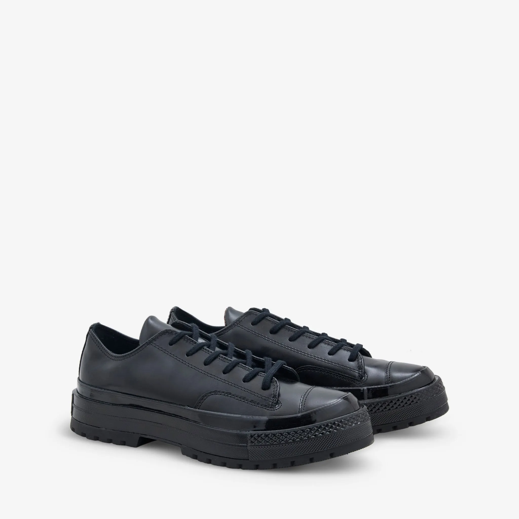 Chuck '70 Formal Leather Low Black Hill Walk Casual Look