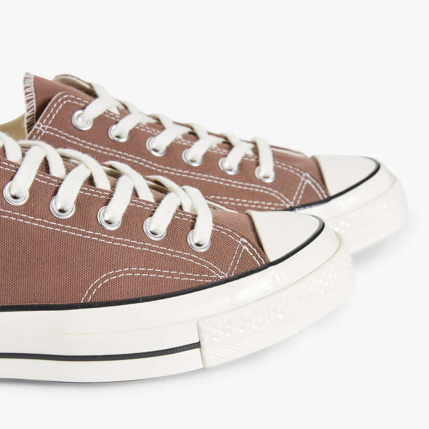 Chuck Taylor '70 Low Squirrel Friend | Egret | Black Lean Build