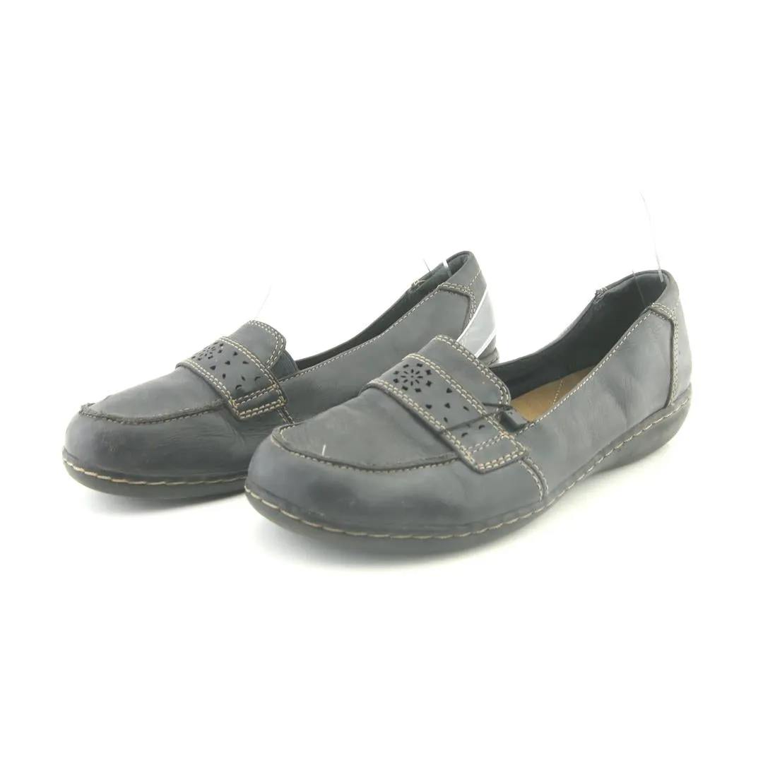 CLARKS COLLECTION Casual Support Easy Travel