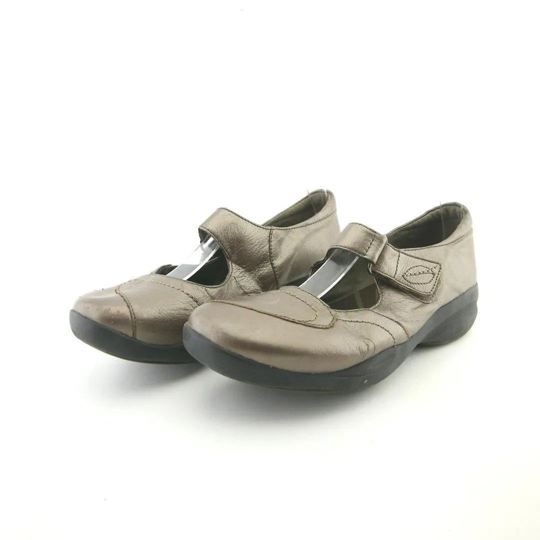 CLARKS IN-MOTION Fit Mode Adaptive Feel