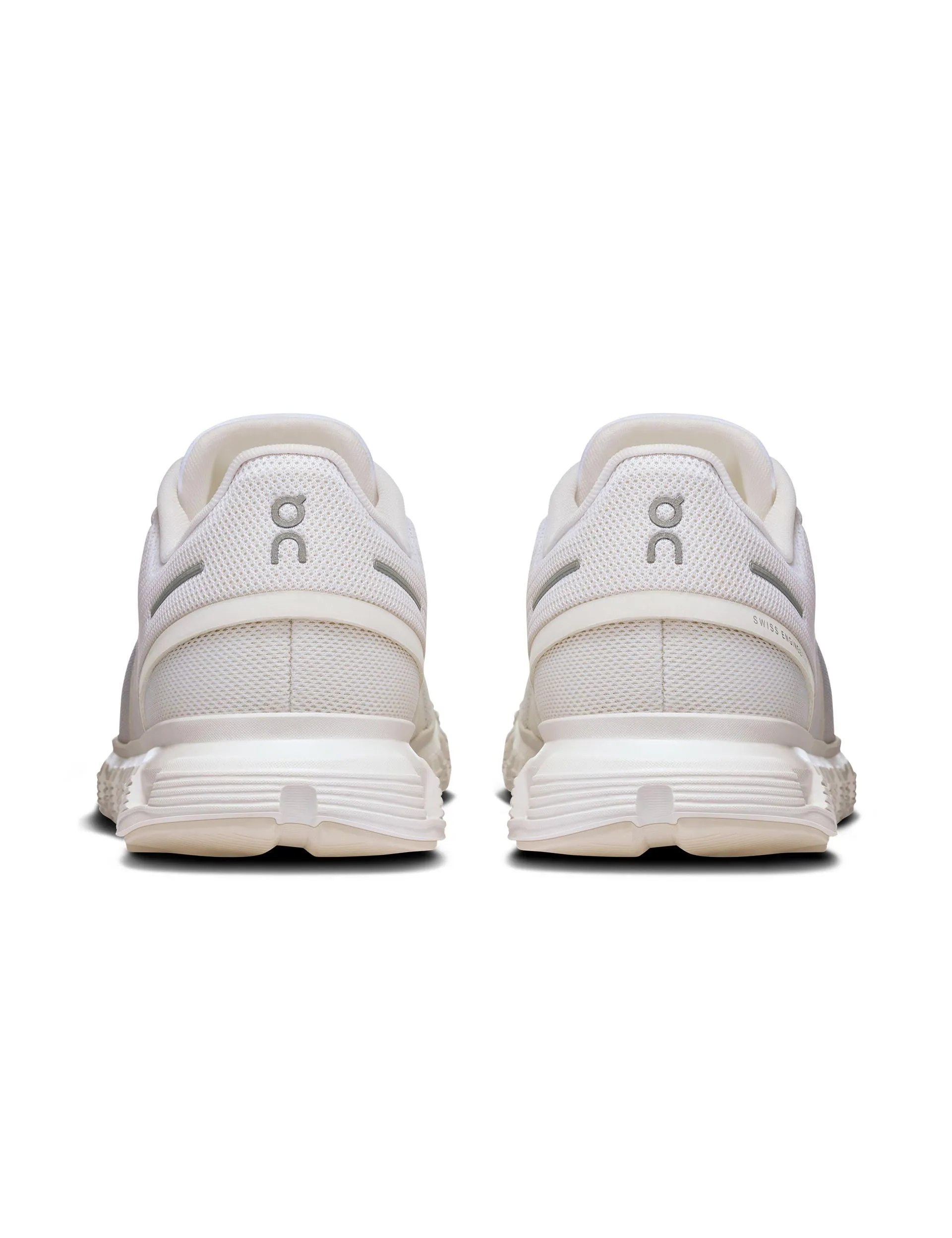 Cloud 6 - White jogging shoe equivalent