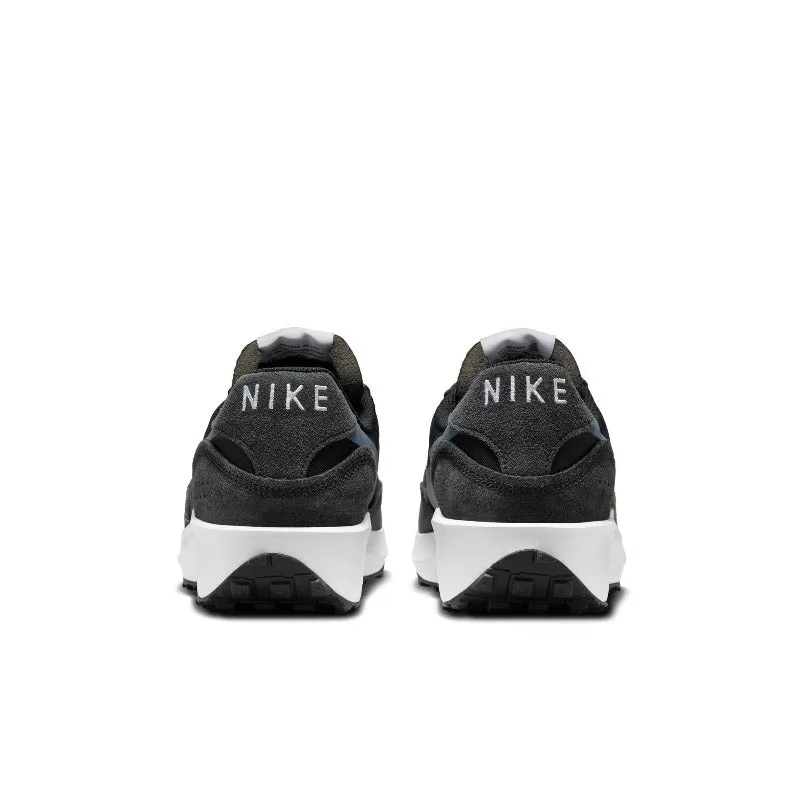 Classic Chic NIKE WAFFLE NAV