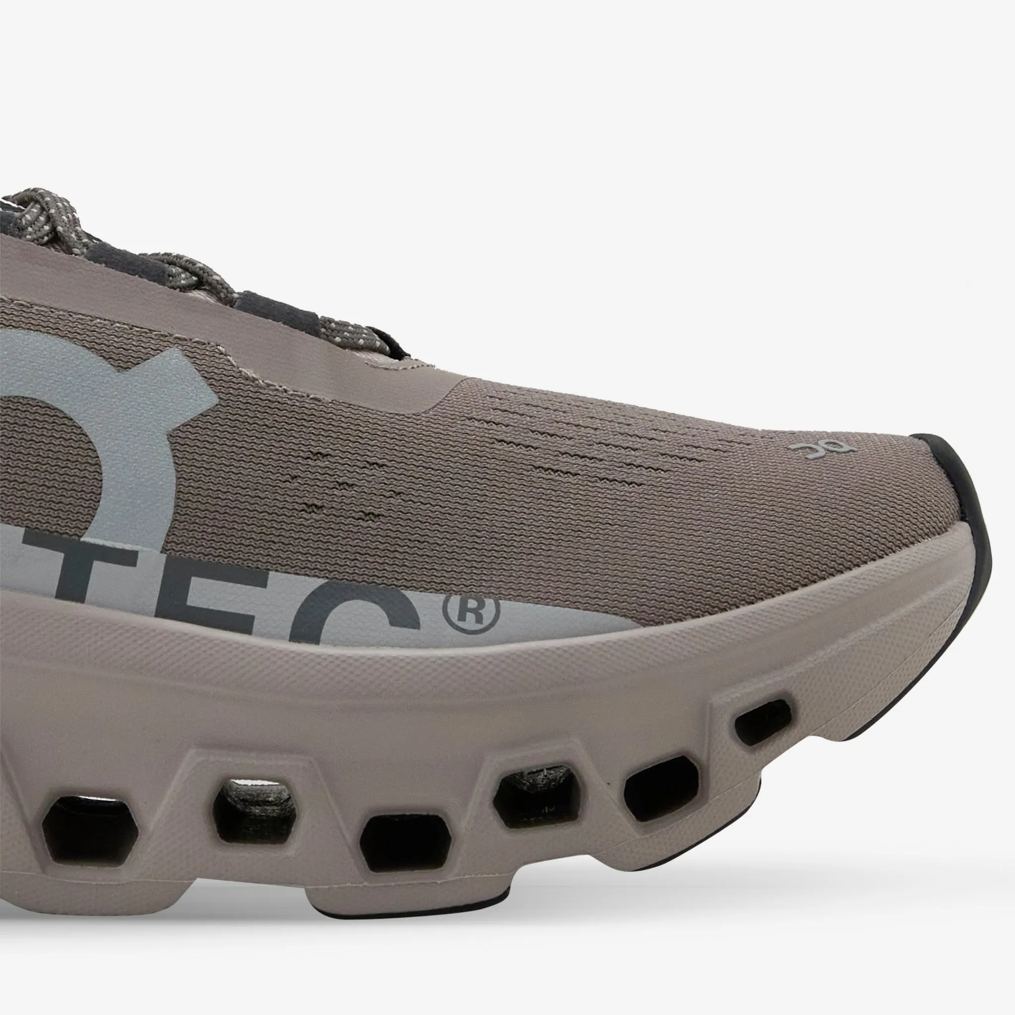Cloudmonster Cinder | Fog Comfortable Experience Fashionable Step
