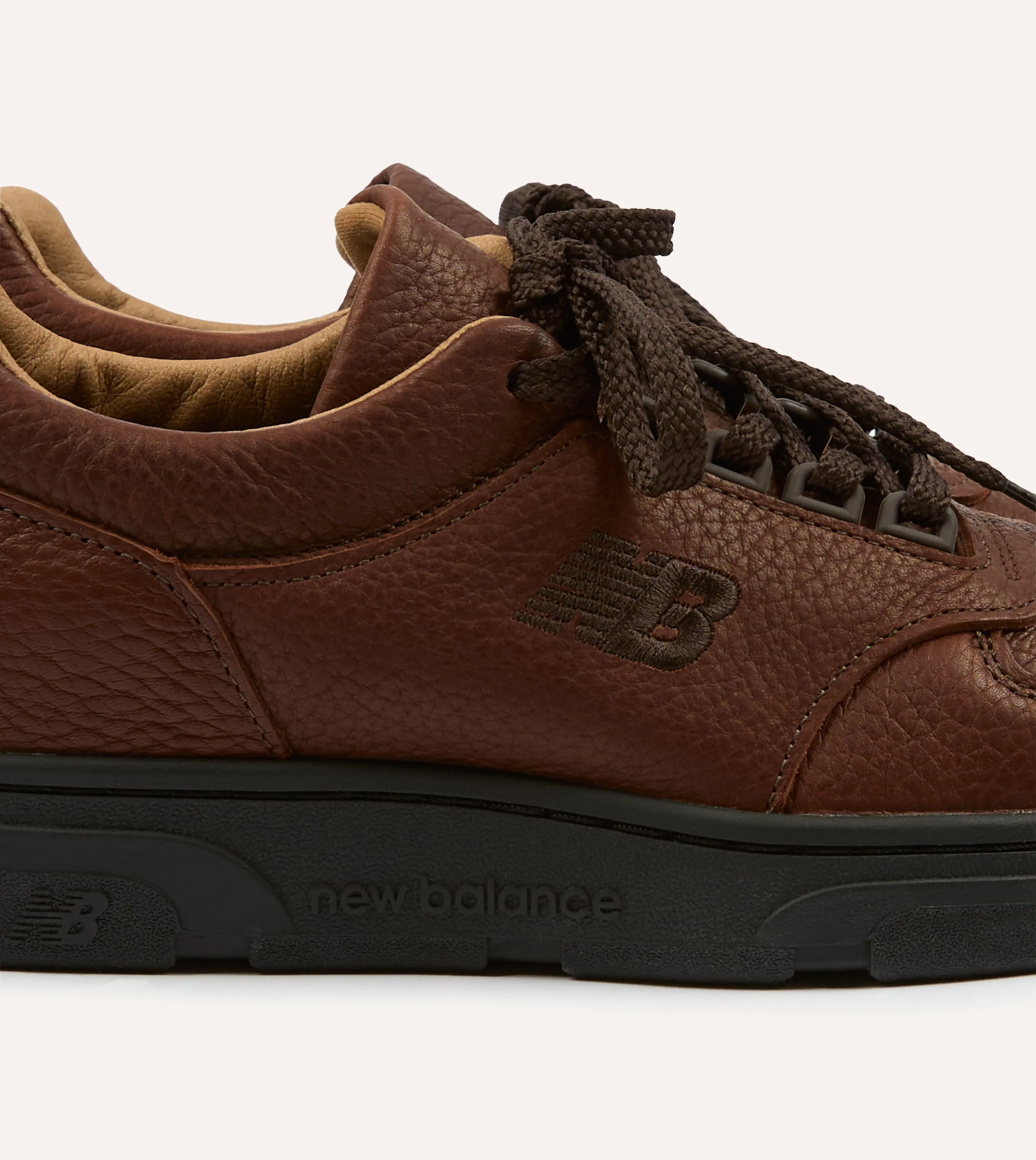 Great hook - and - loop closure New Balance Brown Made in UK Allerdale Trainers
