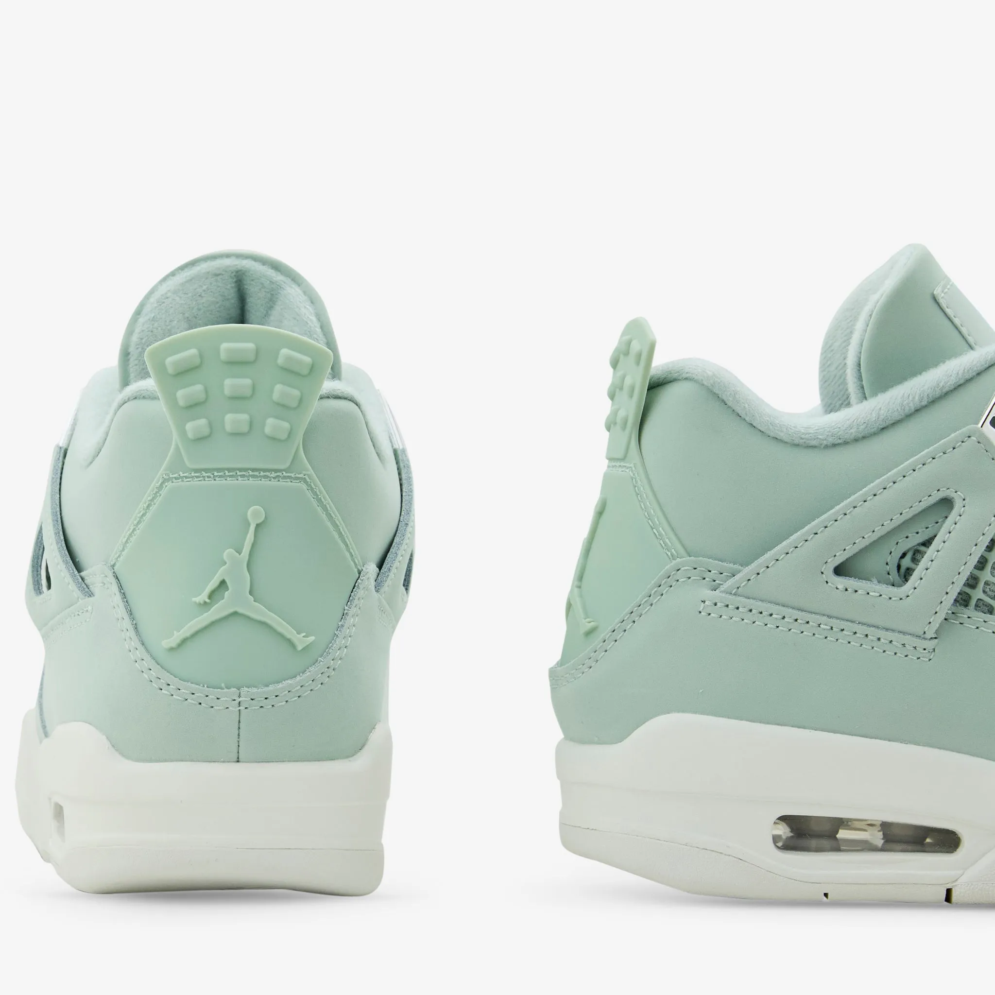 Women's Air Jordan 4 Retro 'Abundance' Seafoam | Sail | Metallic Silver Heavy Pace Minimalist Outfit
