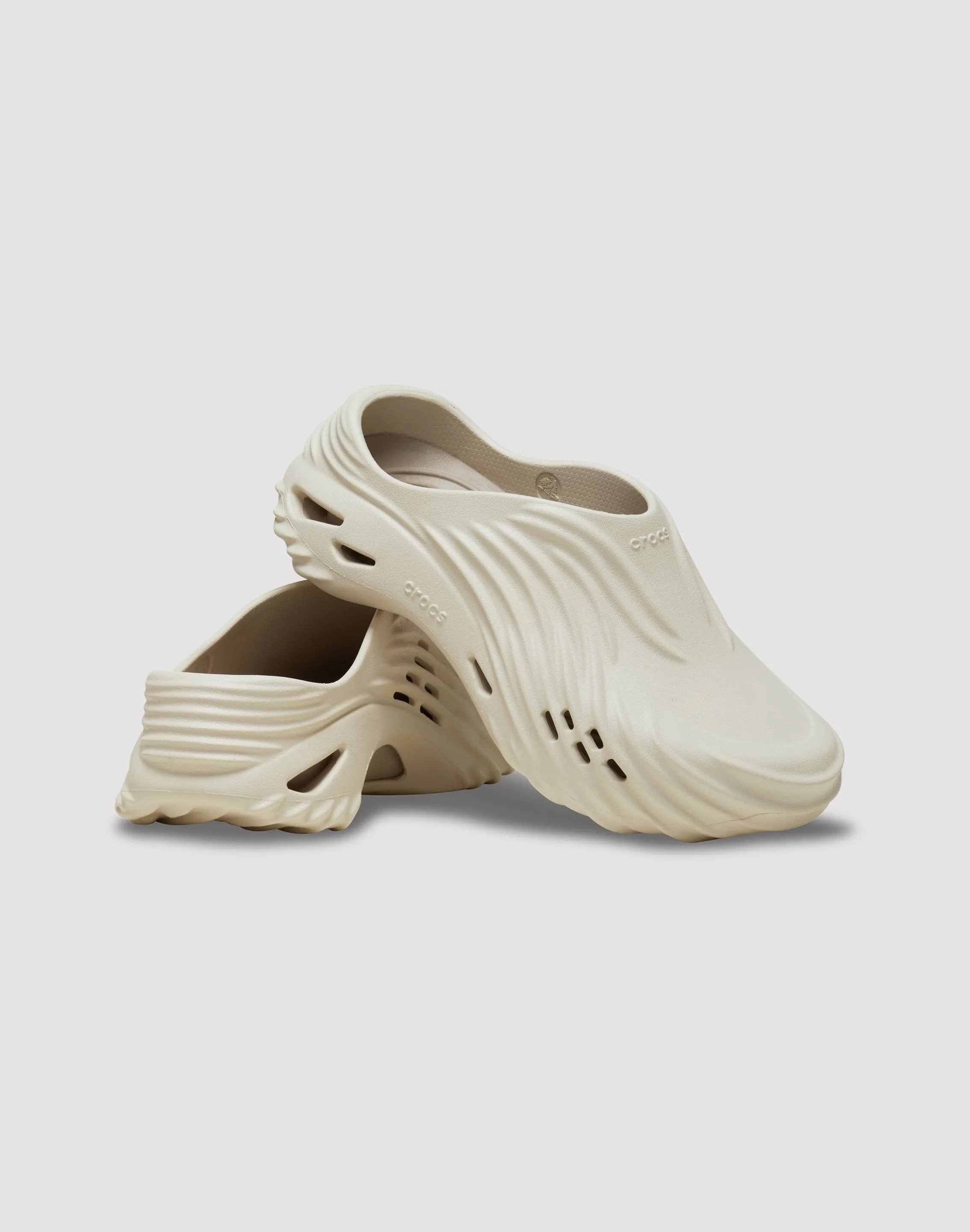 slim fit Crocs Echo Wave "Almond Tint" Sandal