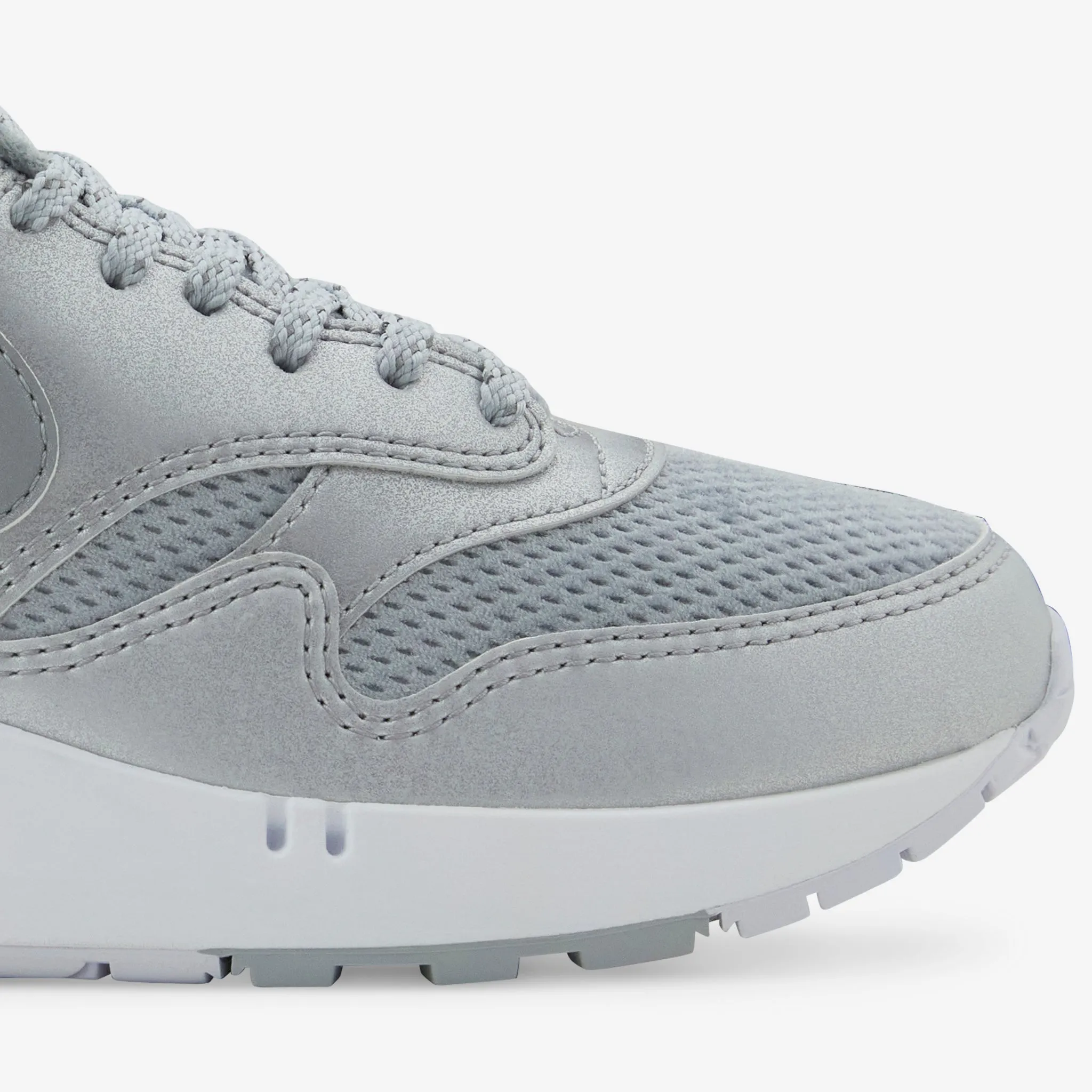 Air Max 1 '86 OG Cool Grey | Metallic Silver | Light Smoke Grey French Ease Light Reflection