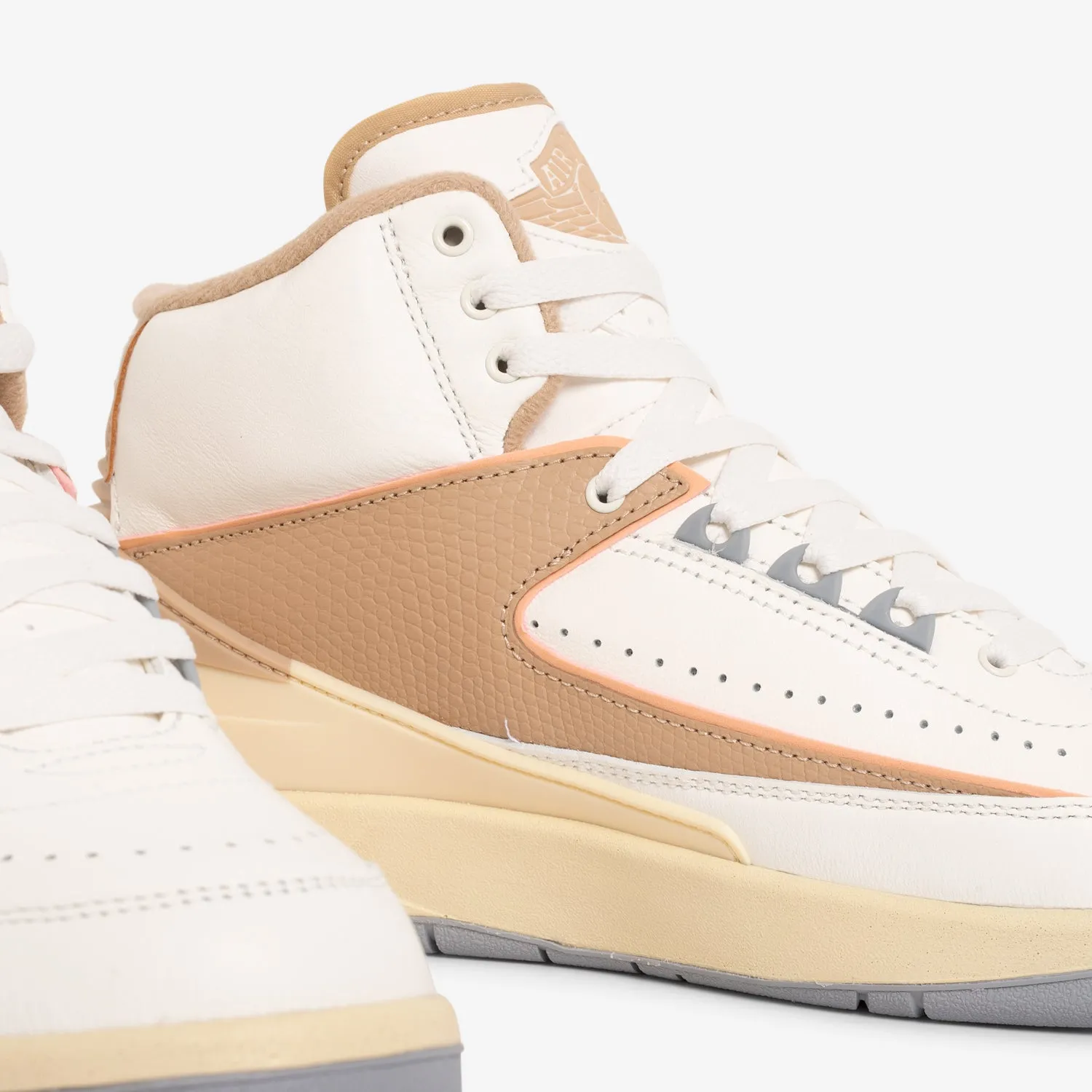 Women's Air Jordan 2 Retro Sail | Desert | Sunset Haze | Muslin Fast Stride