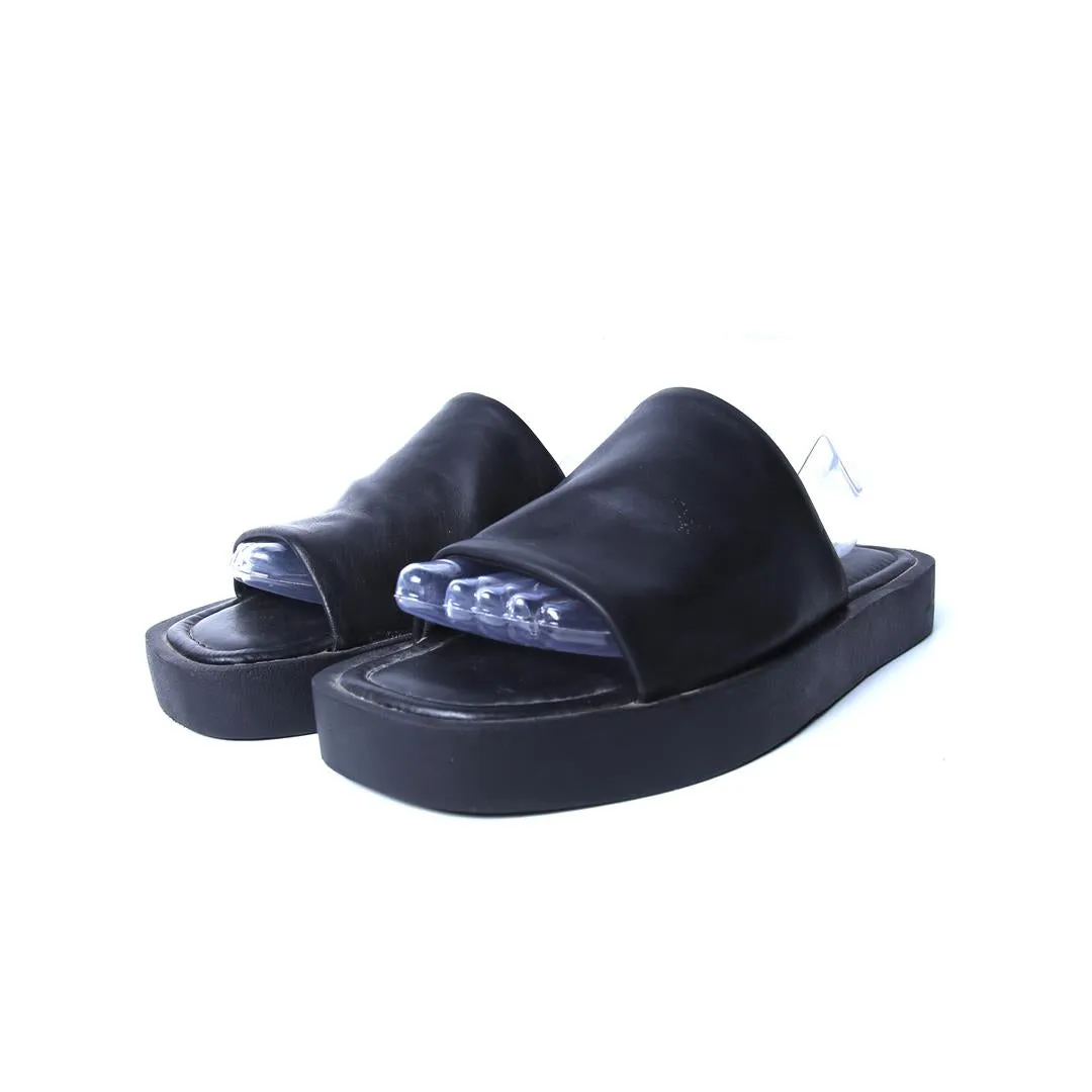 PRIMARK . Simple Fit Slip On Mules