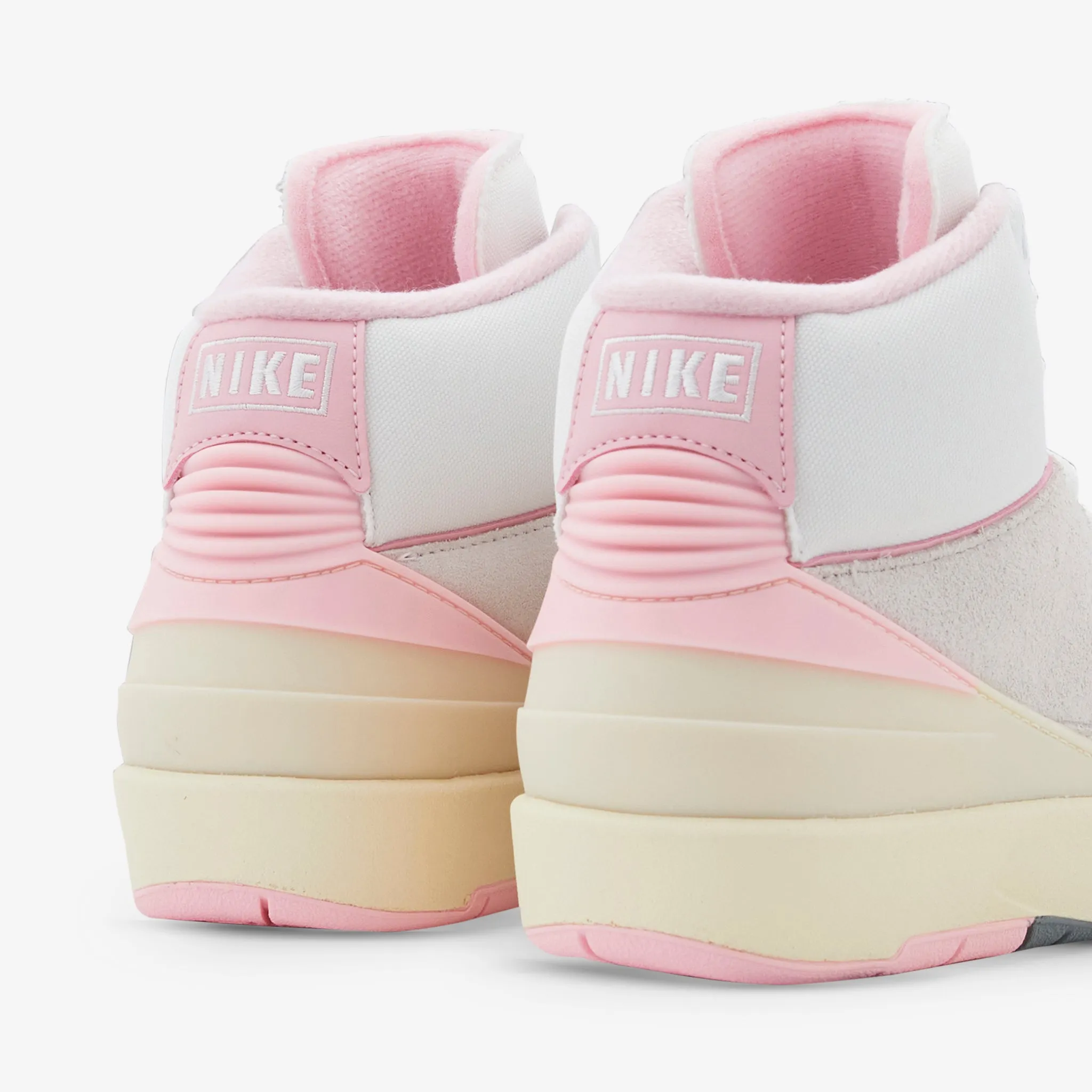 Wide fit Commuter Pick Women's Air Jordan 2 Retro Summit White | Gym Red | Medium Soft Pink