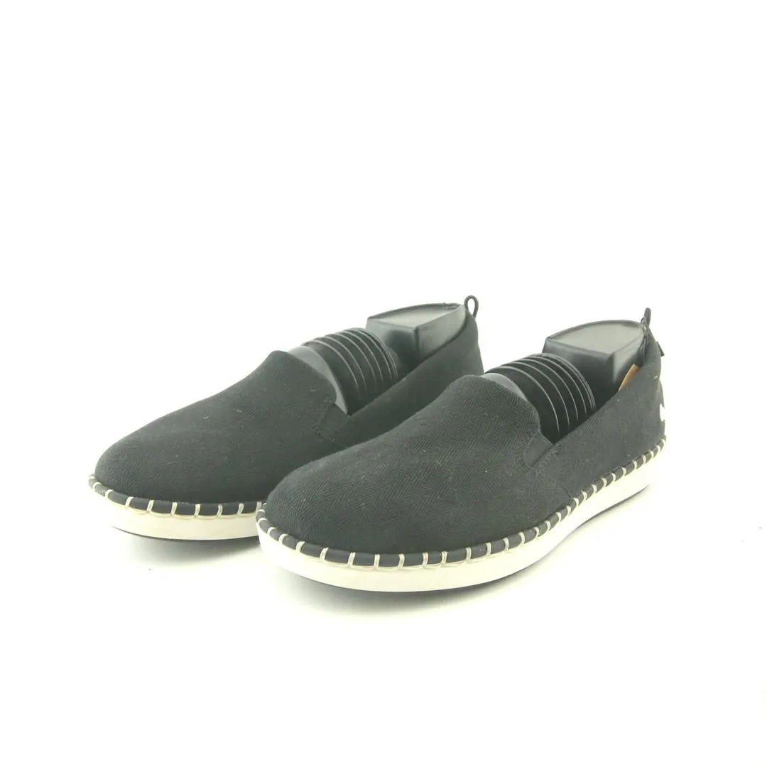 Breathability Block Jog CLARKS CLOUD STEPPERS