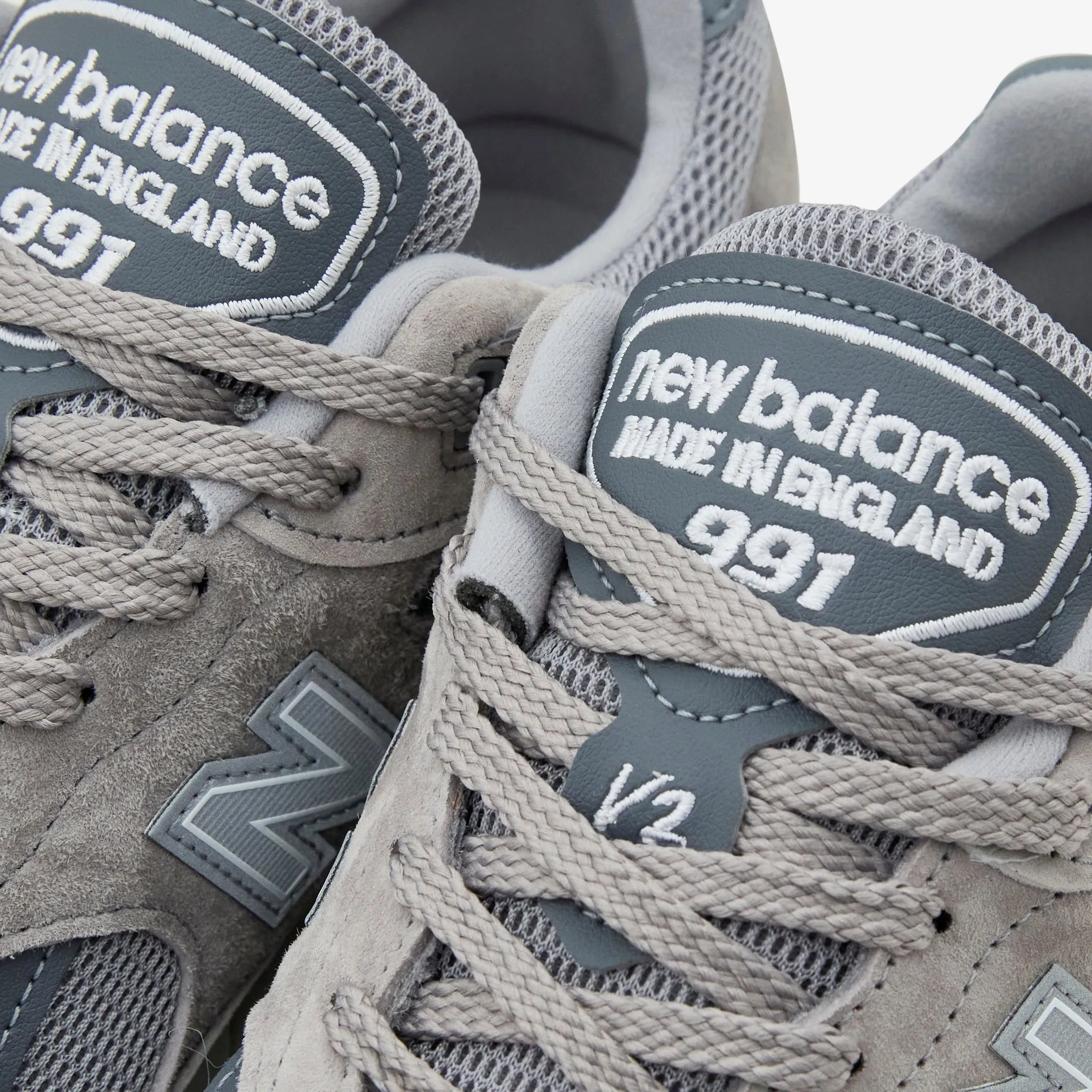 Made in UK 991v2 Dove | Alloy | Silver Thermoplastic Compound Lightweight