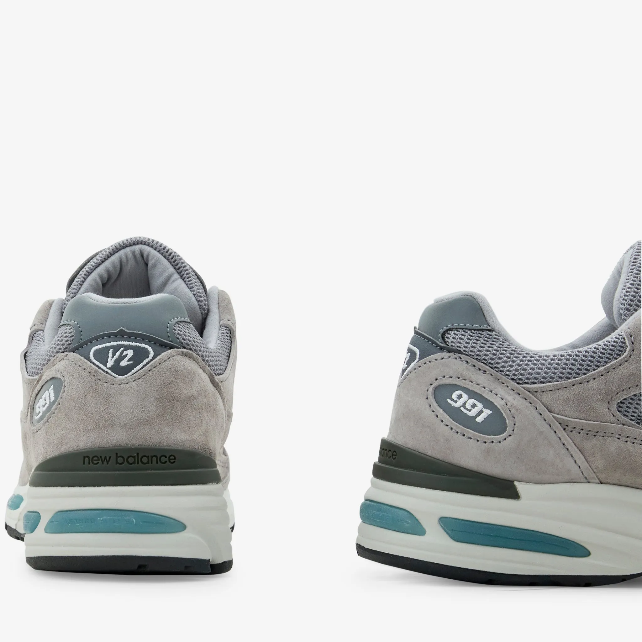 Made in UK 991v2 Dove | Alloy | Silver Push Harder Neutral Control