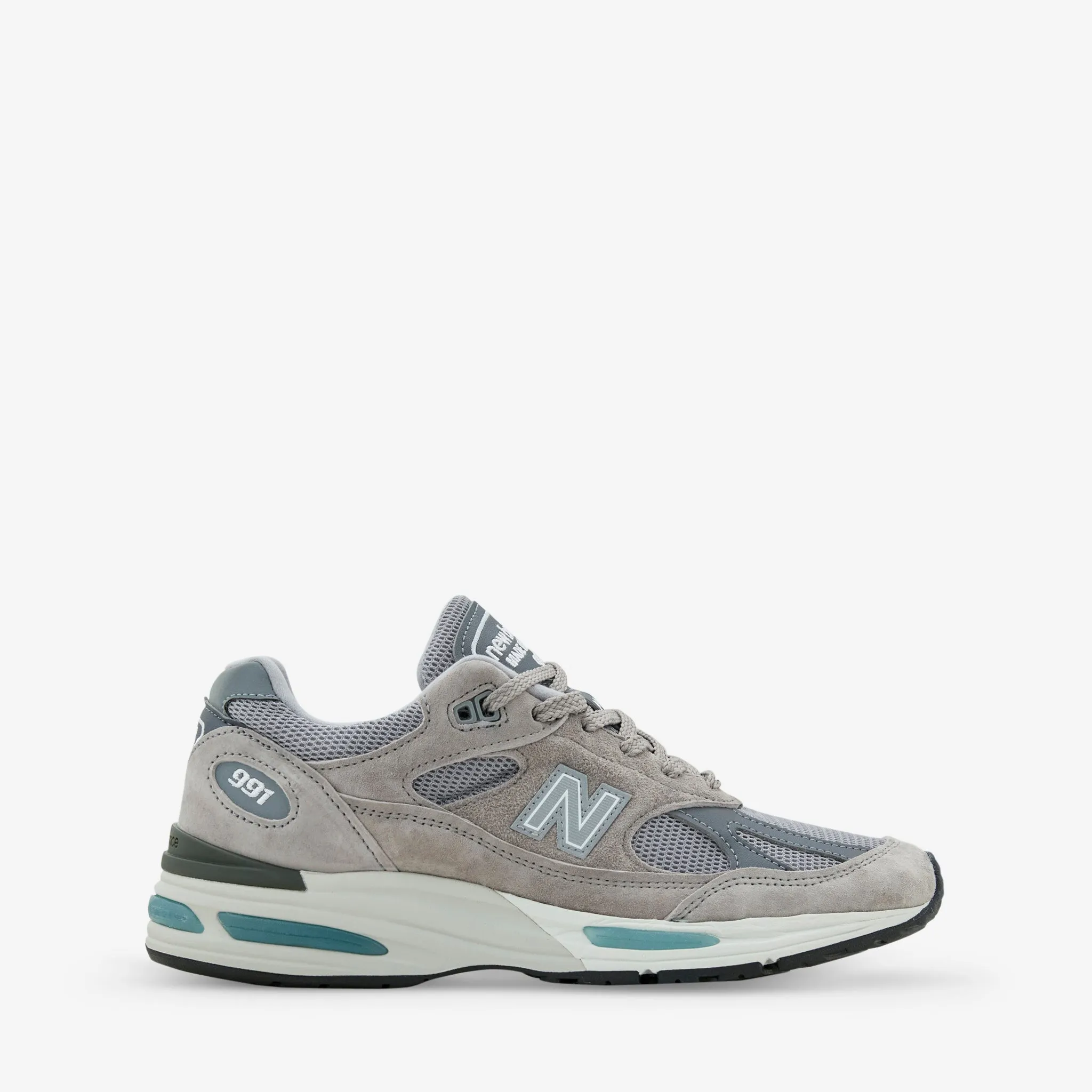 Made in UK 991v2 Dove | Alloy | Silver Short Trip Any Season