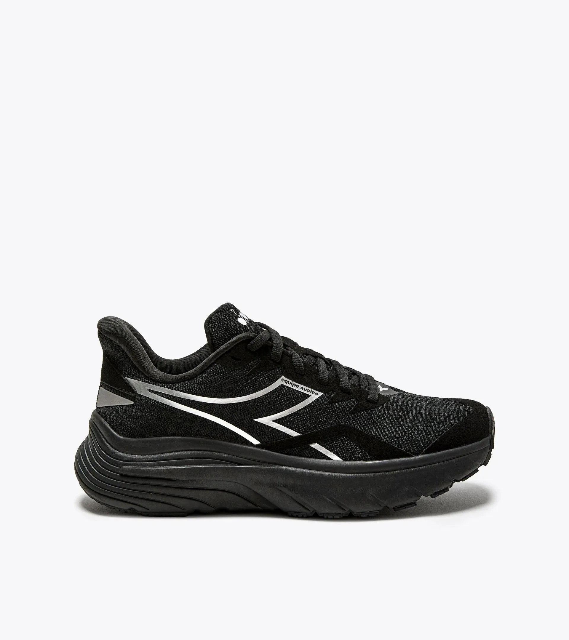 Equipe Nucleo wide - fitting skateboarders' maneuverability