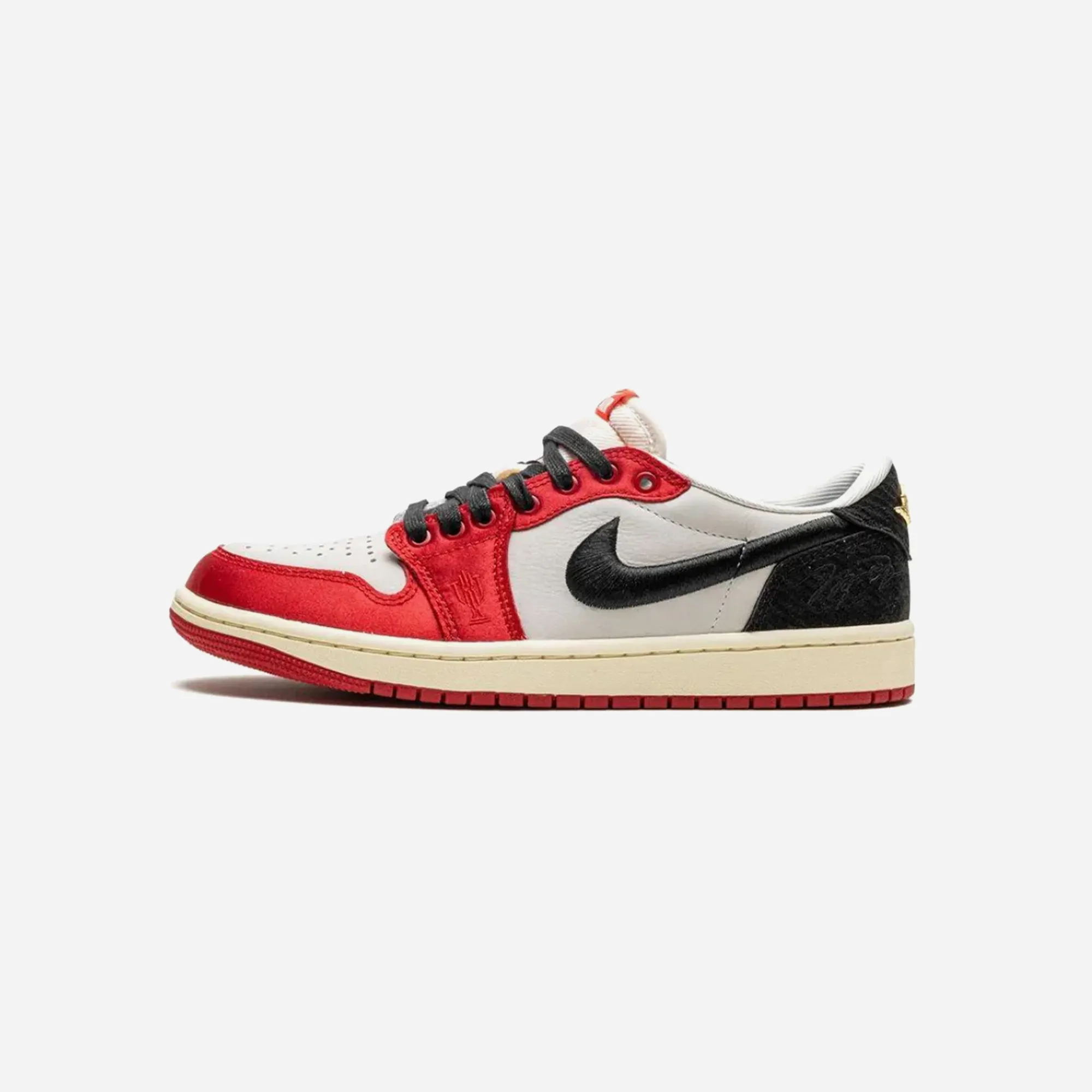 Nike Air Jordan 1 Retro Low OG Trophy Room Rookie Card Away Vegan Material Option Insole Tech