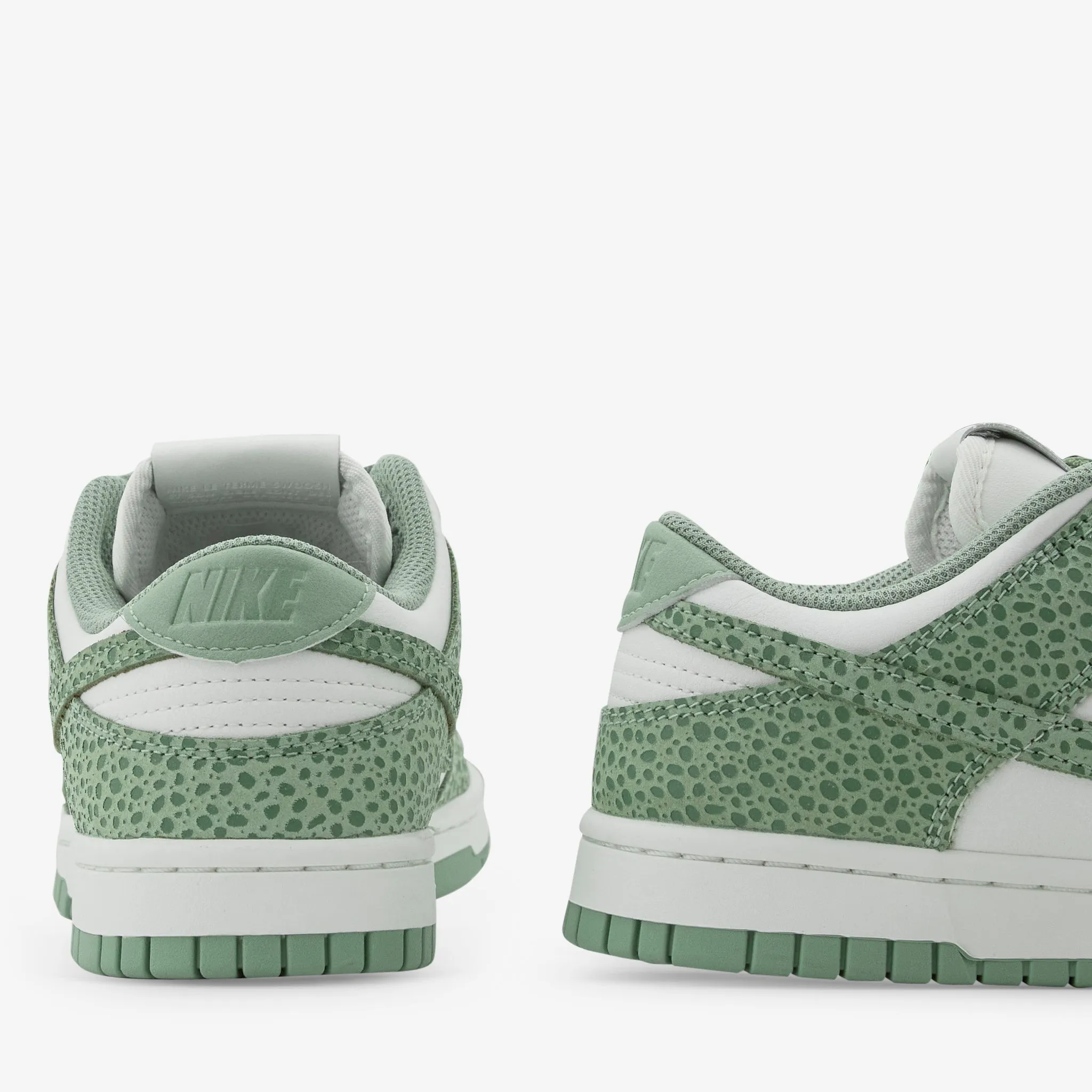 Practical Design Closed Toe Women's Dunk Low Premium Oil Green | Treeline | Sail | Oil Green