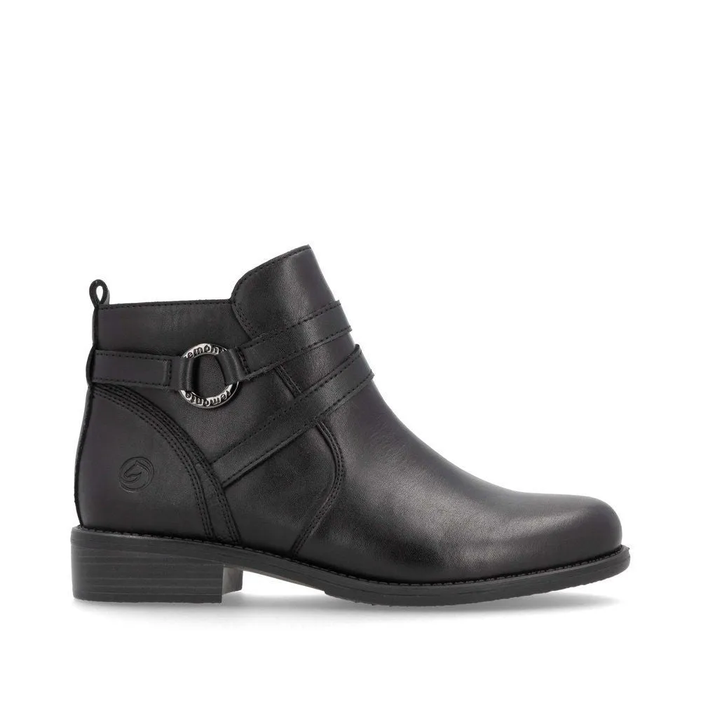 D0F77 Lace-up