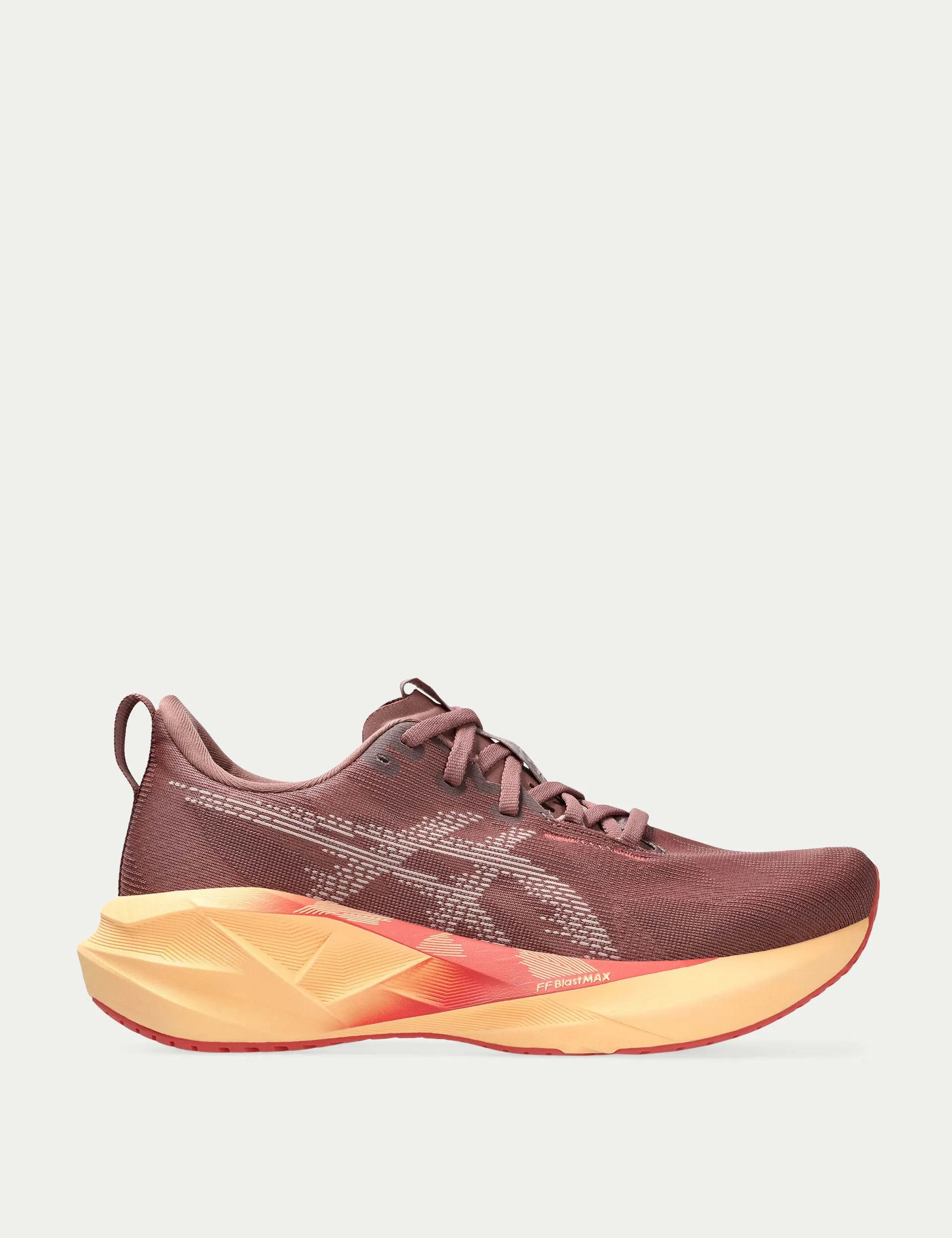 weekend convenience Novablast 5 - Rubble Red/Fawn
