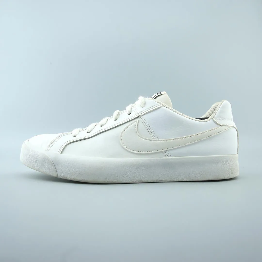 NIKE COURT ROYALE AC Orange Pop