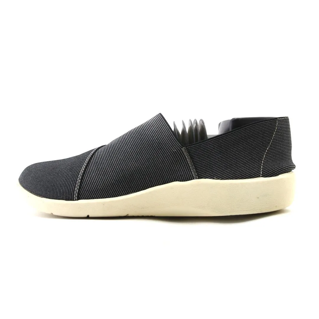 Luxe Finish Easy on CLARKS .