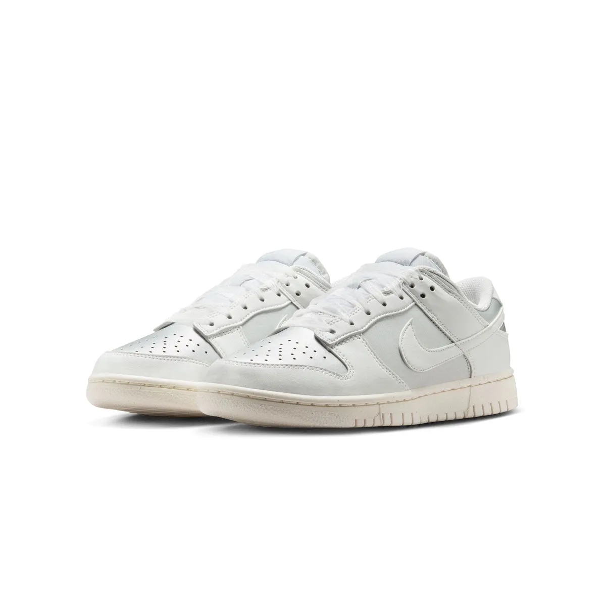 Arch Support Health Focused Wmns Dunk Low Next Nature 'Metallic Platinum'