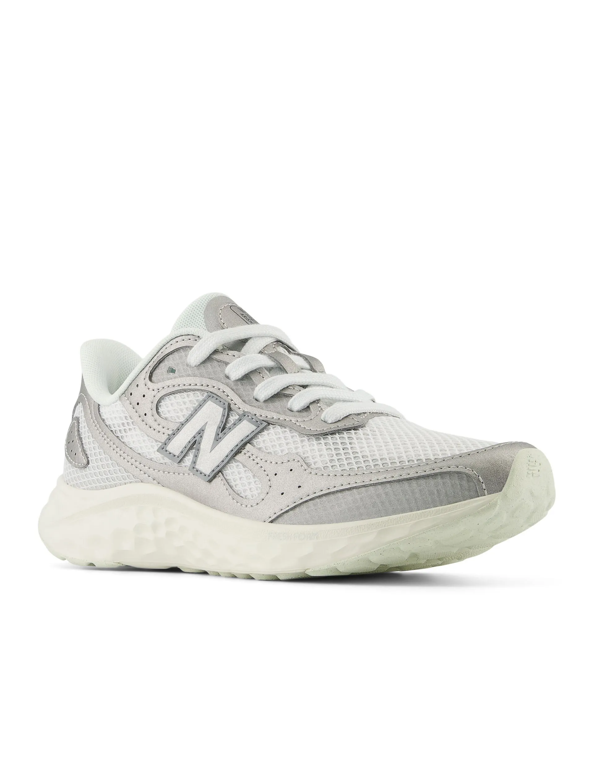 Fresh Foam Arishi v4 - Silver Metallic squash player shoes running in coastal areas