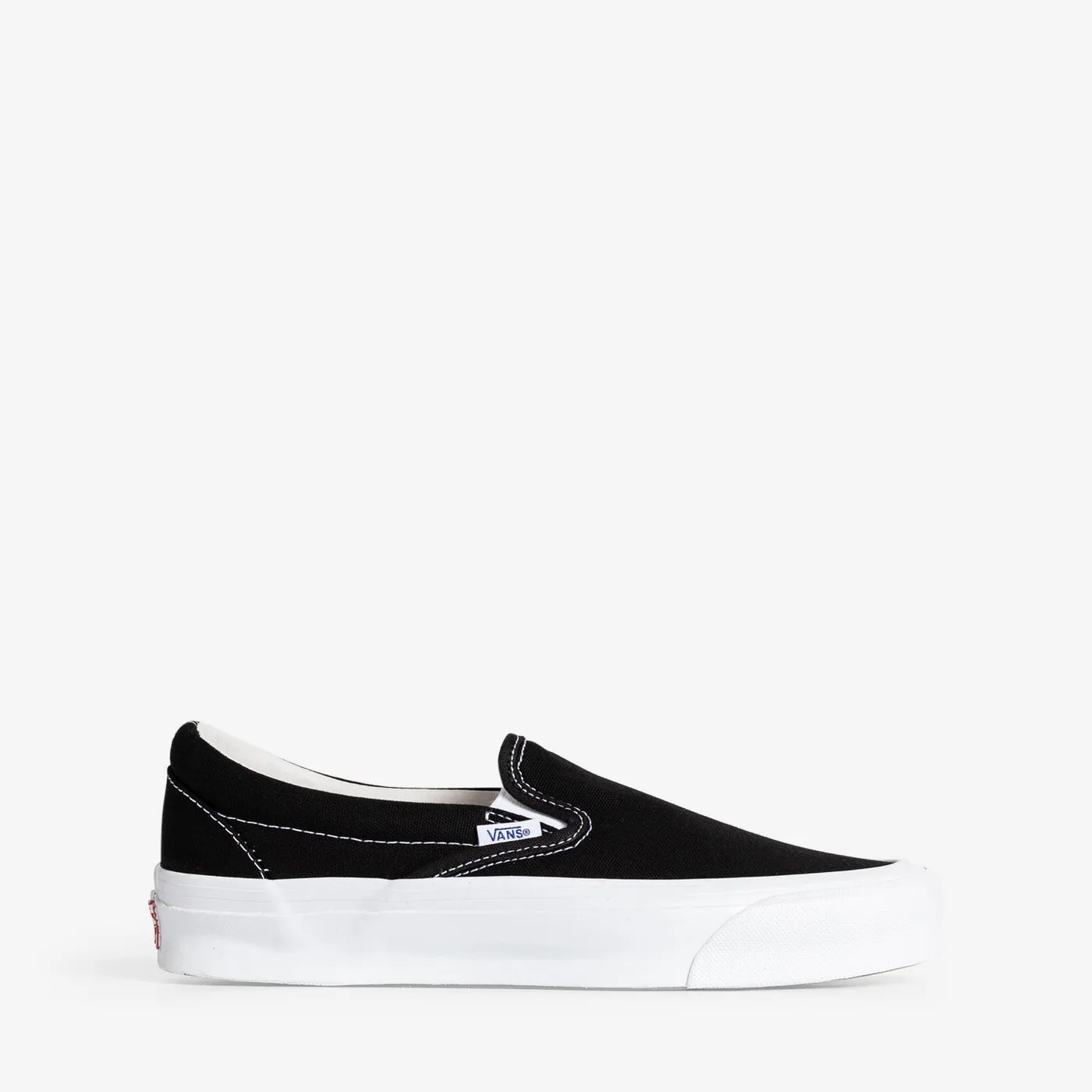 Flat Form River Hike OG Classic Slip-On LX Black | True White