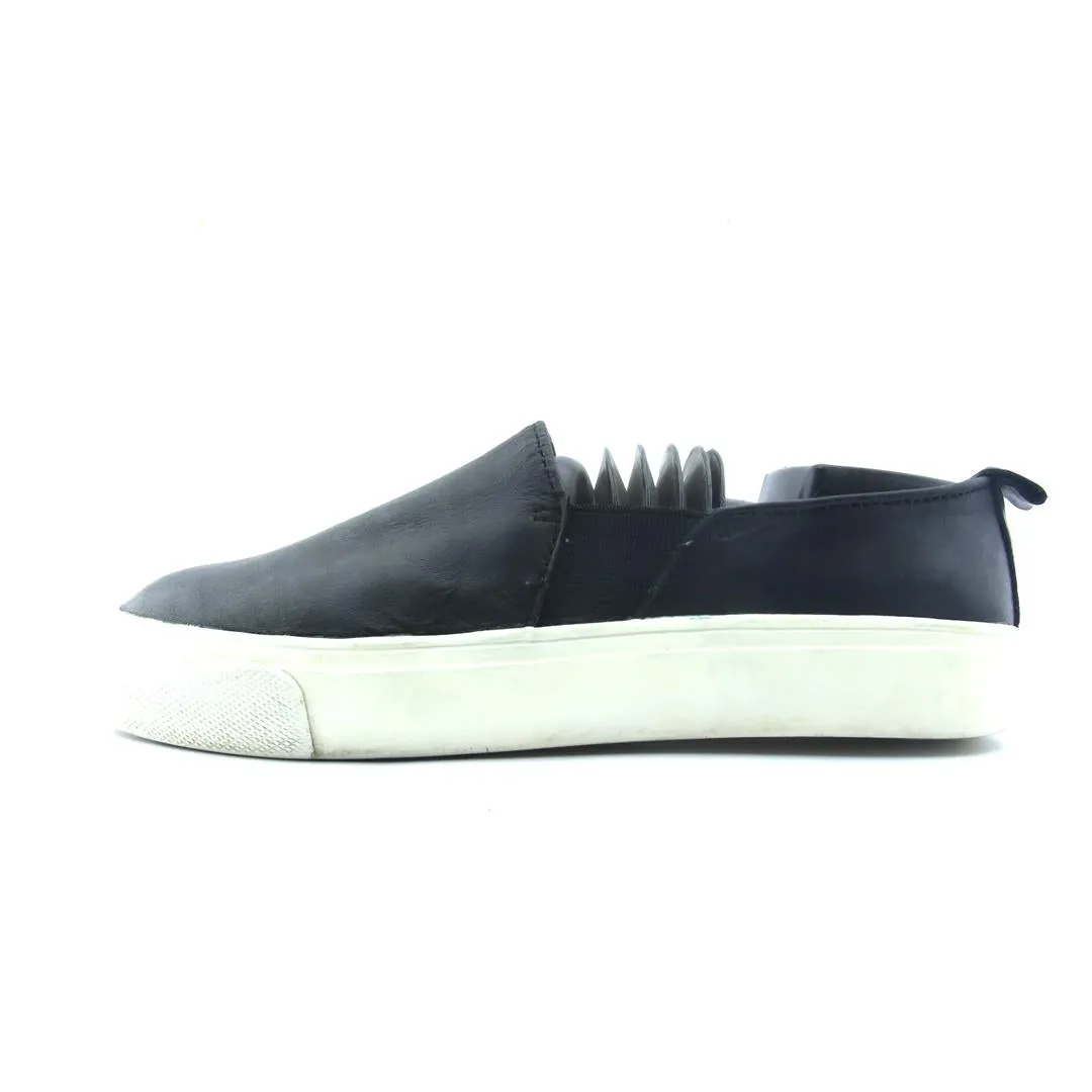 GAP . Modern Silhouette