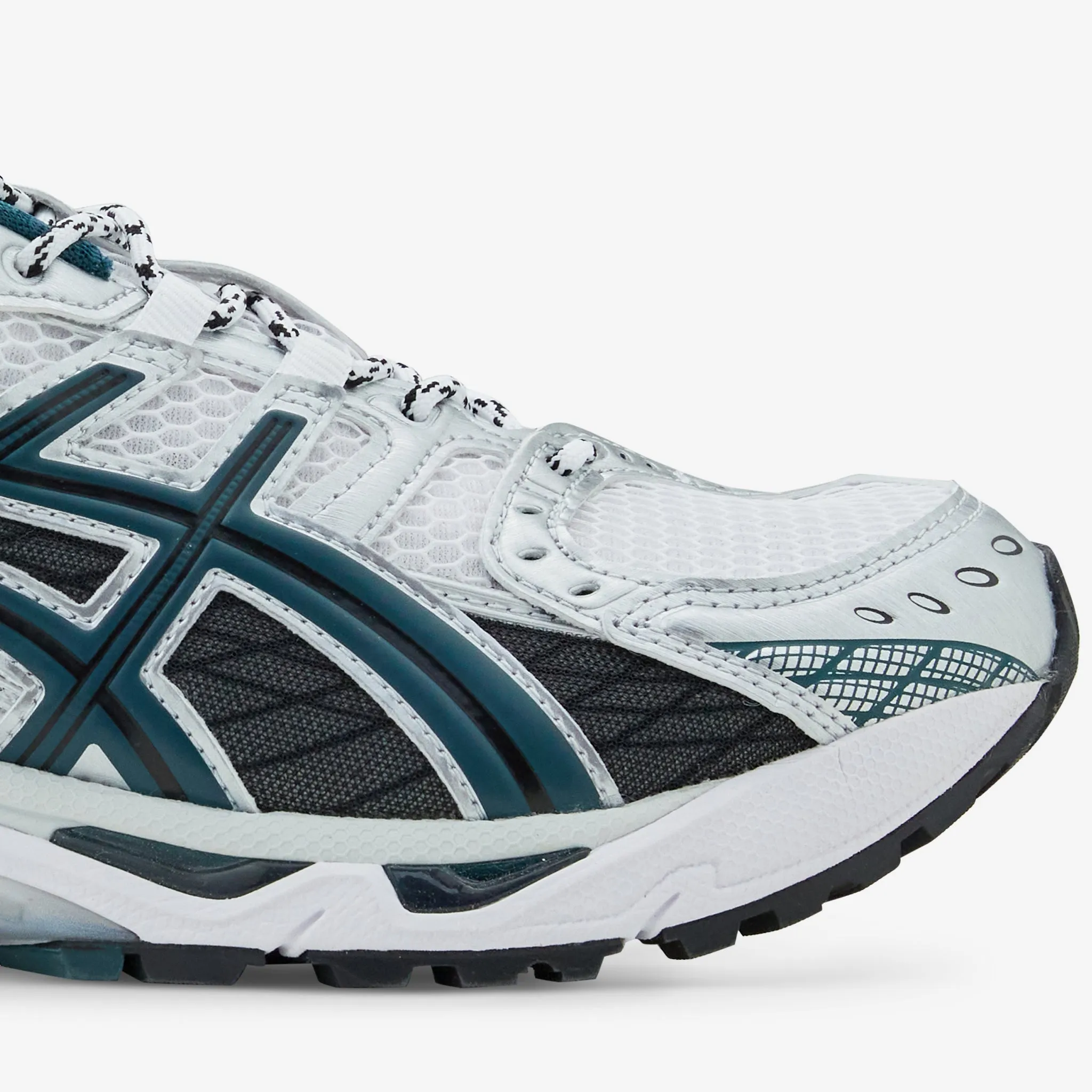 Gel-Nimbus 10.1 White | Saxon Green Push Hike New York